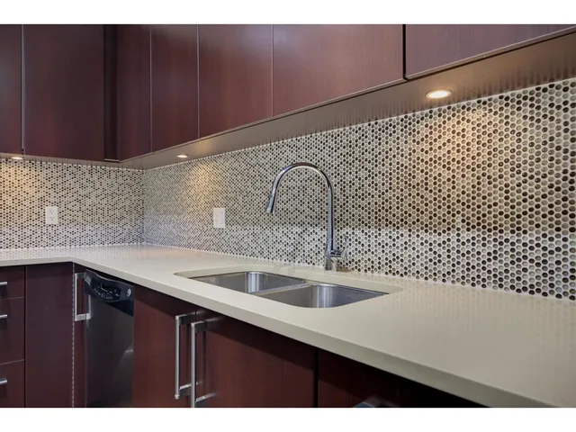 317 - 15745 CROYDON DRIVE, Surrey 5