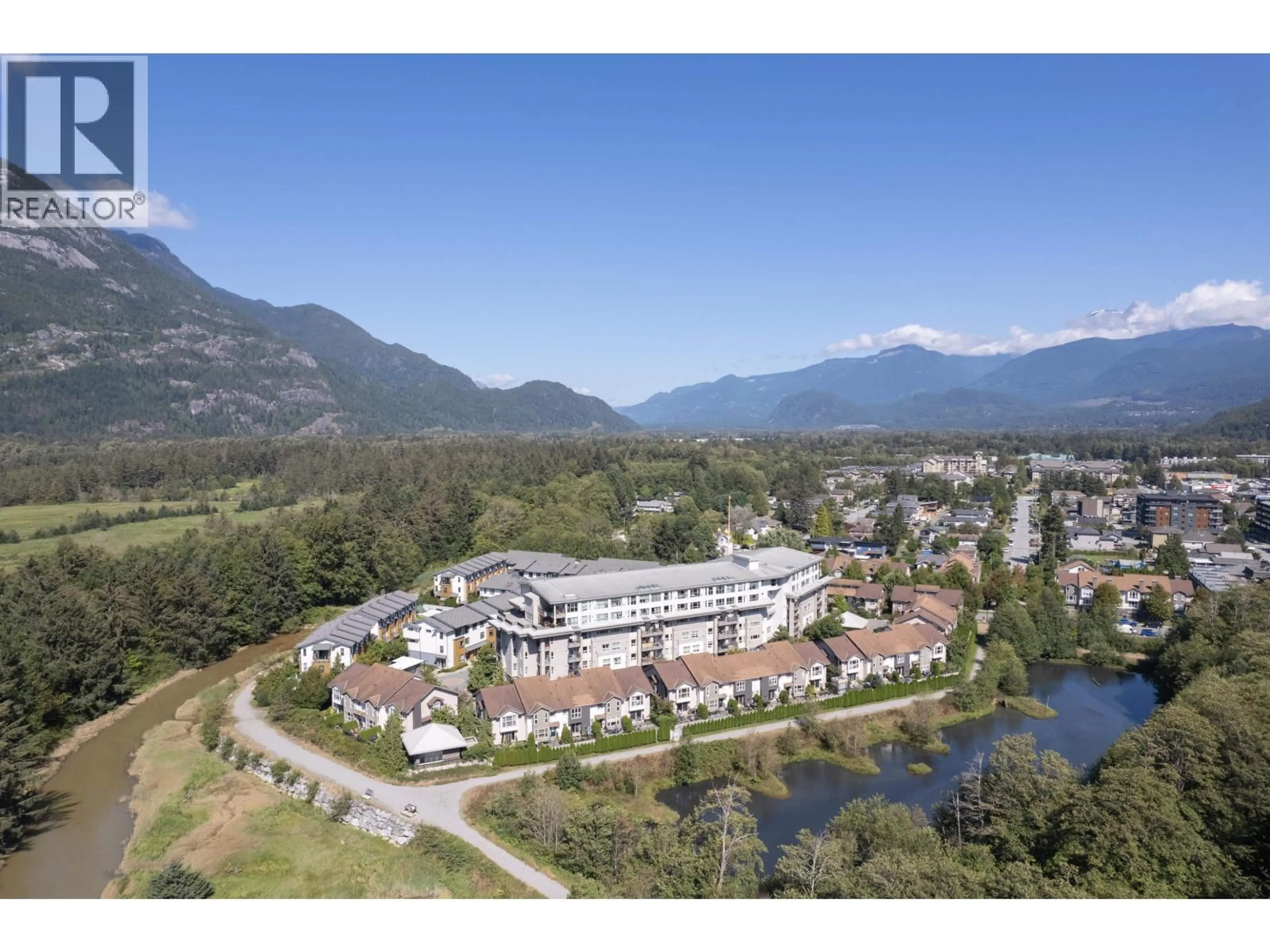 A pic from outside/outdoor area/front of a property/back of a property/a pic from drone, mountain view for 213 - 1212 MAIN STREET, Squamish British Columbia V8B0S1