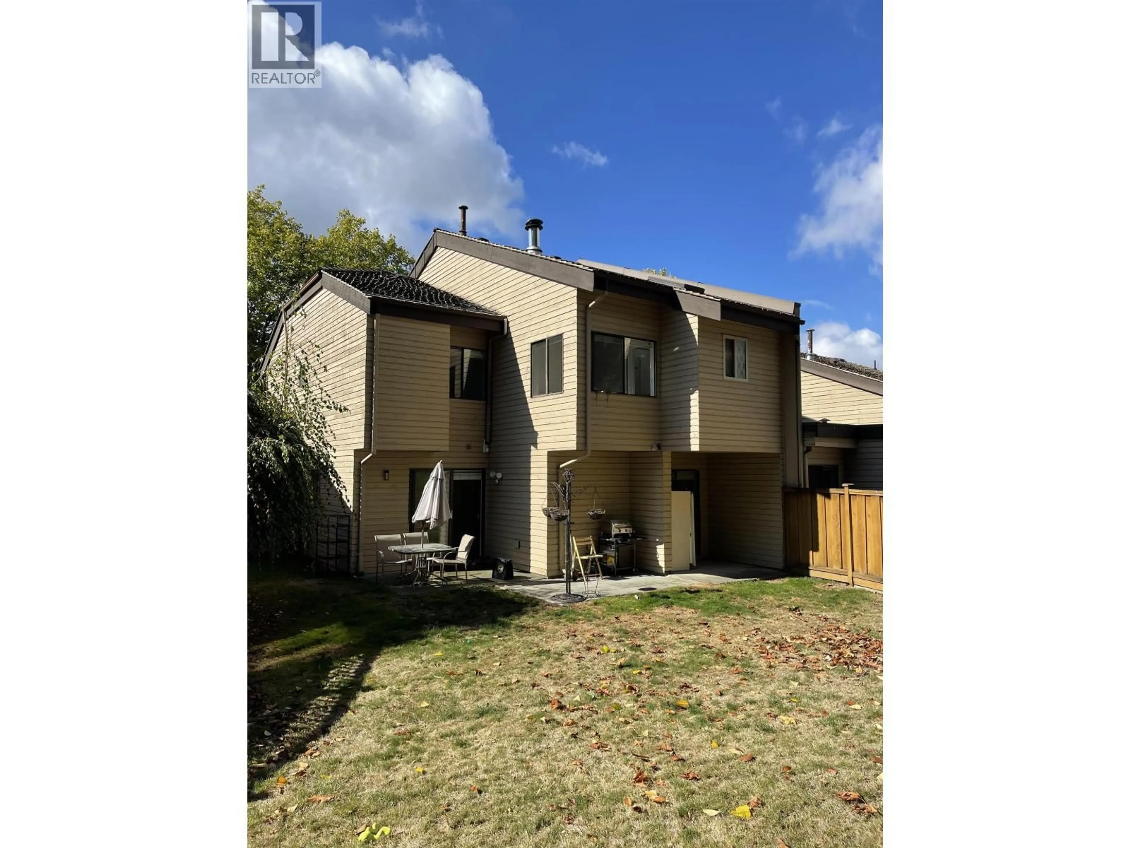 A pic from outside/outdoor area/front of a property/back of a property/a pic from drone, street for 7237 QUATSINO DRIVE, Vancouver British Columbia V5S4C2