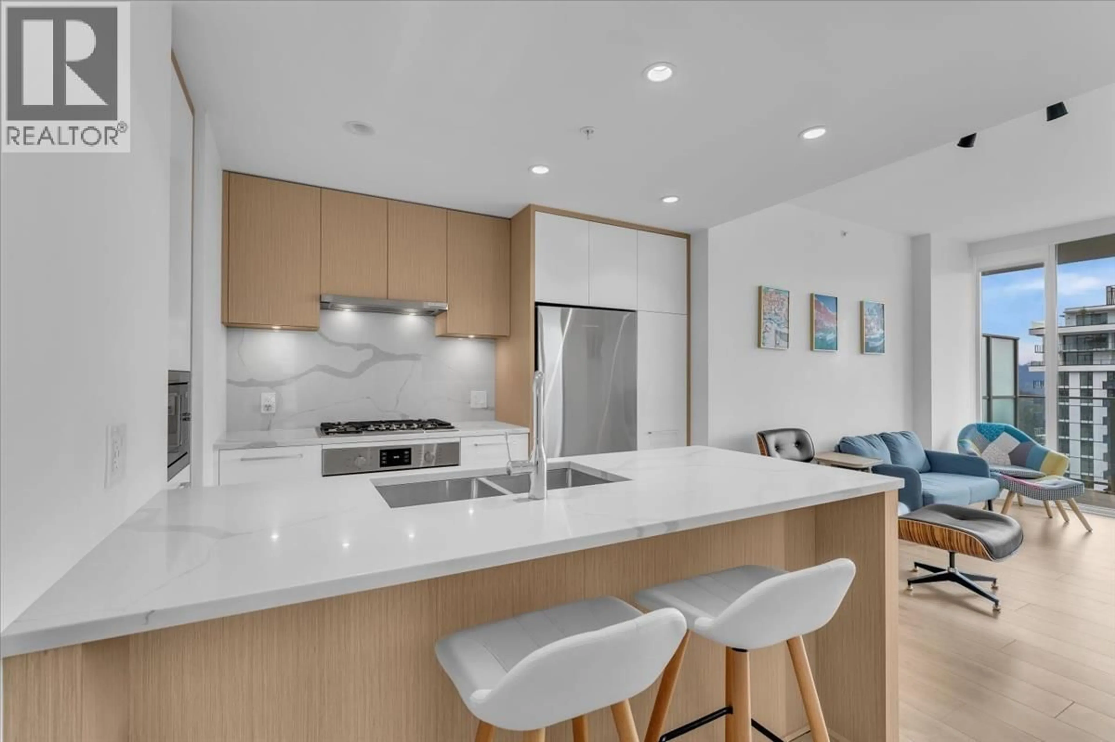 Open concept kitchen, ceramic/tile floor for 3305 - 567 CLARKE ROAD, Coquitlam British Columbia V3J0K7
