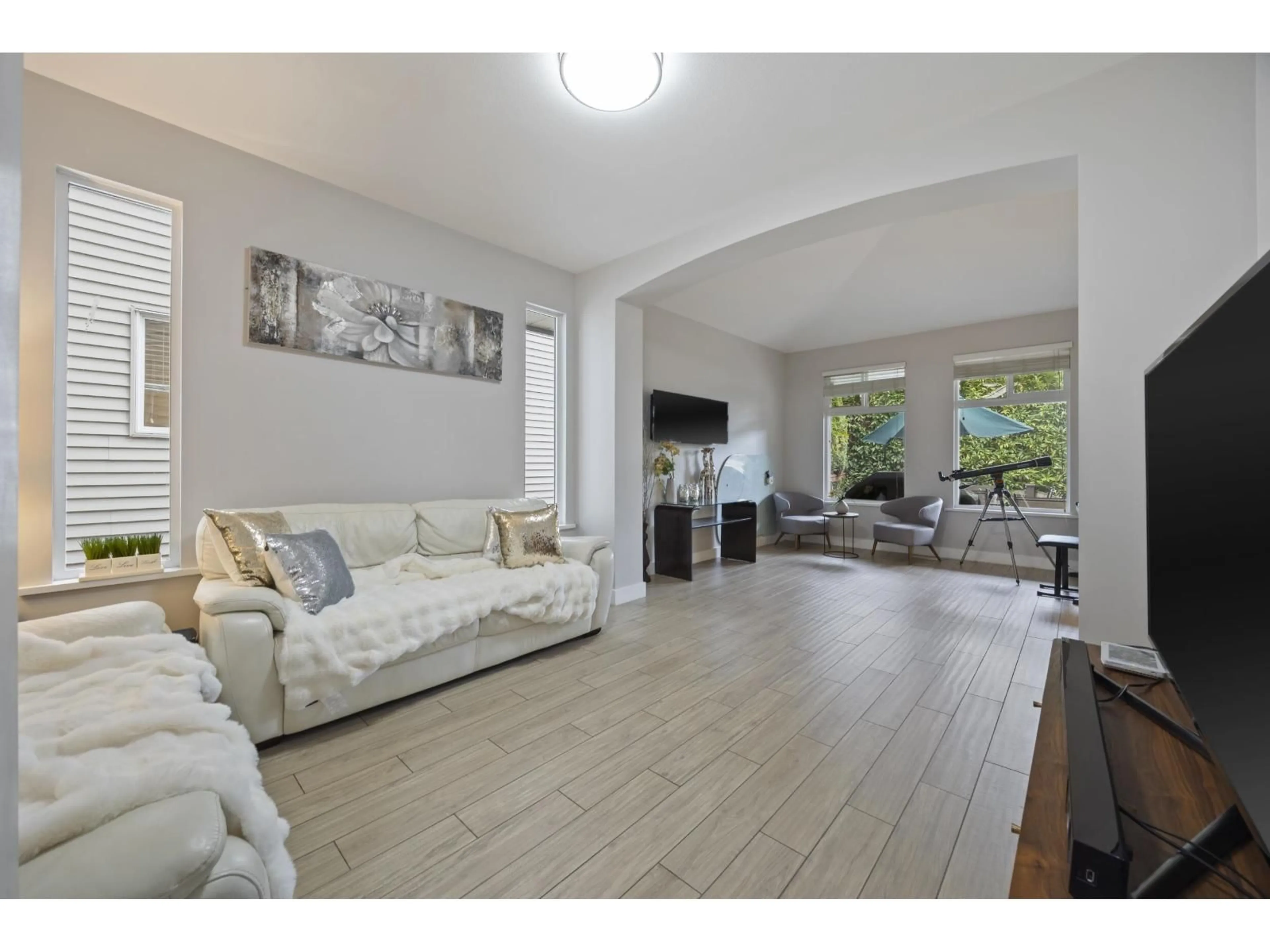 Living room with furniture, unknown for 21 - 18868 69 AVENUE, Surrey British Columbia V4N5K7
