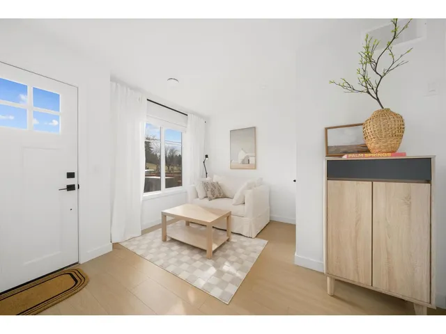 8 - 32929 CHERRY AVENUE, Mission 2