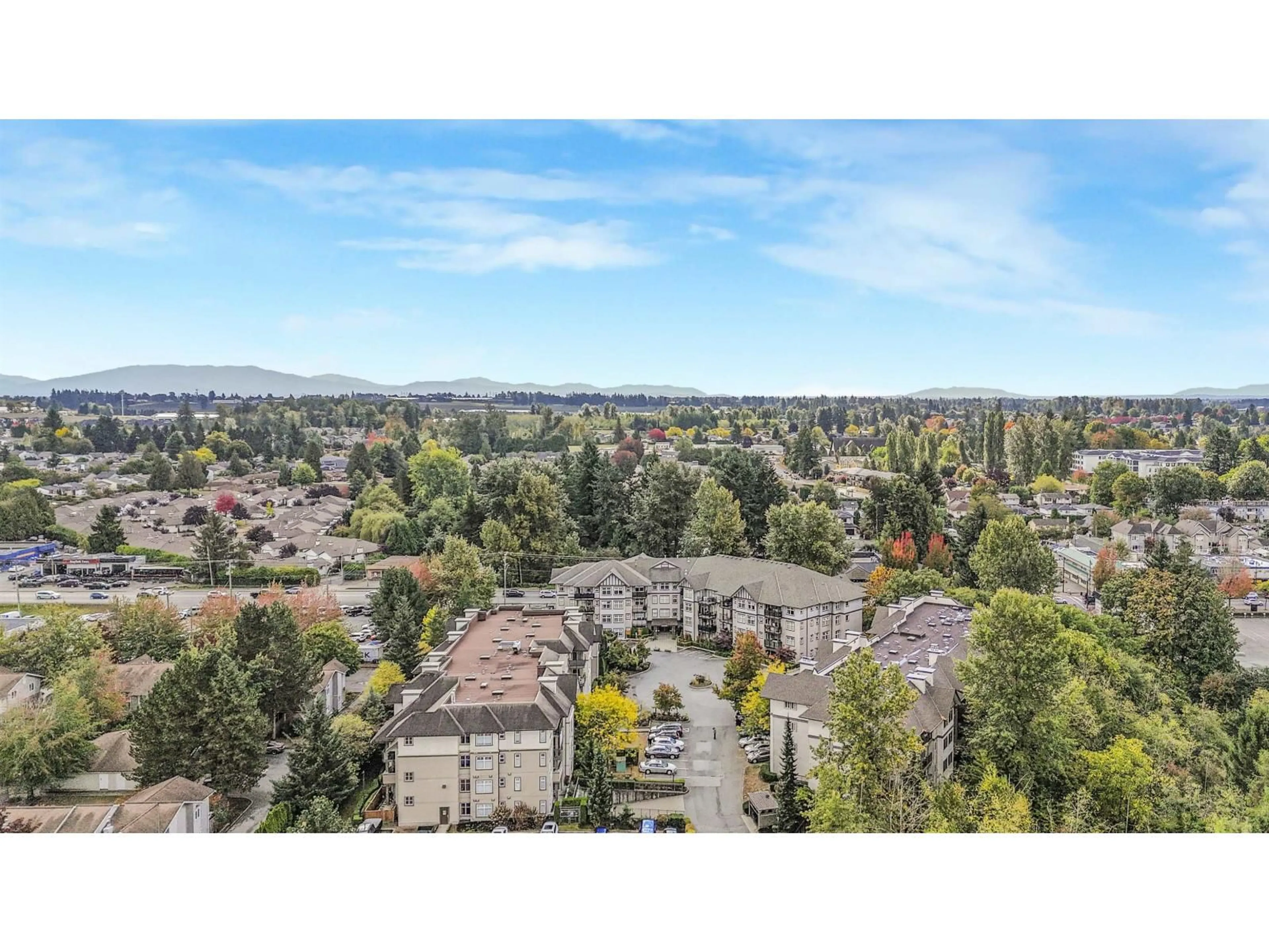 A pic from outside/outdoor area/front of a property/back of a property/a pic from drone, mountain view for 469 - 27358 32 AVENUE, Langley British Columbia V4W3M5