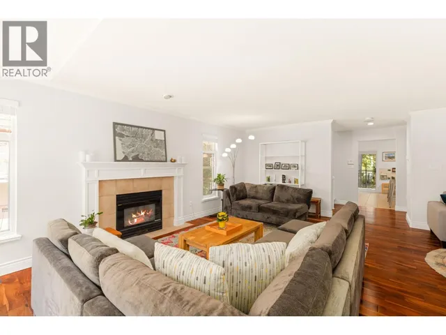 1188 STRATHAVEN DRIVE, North Vancouver 3