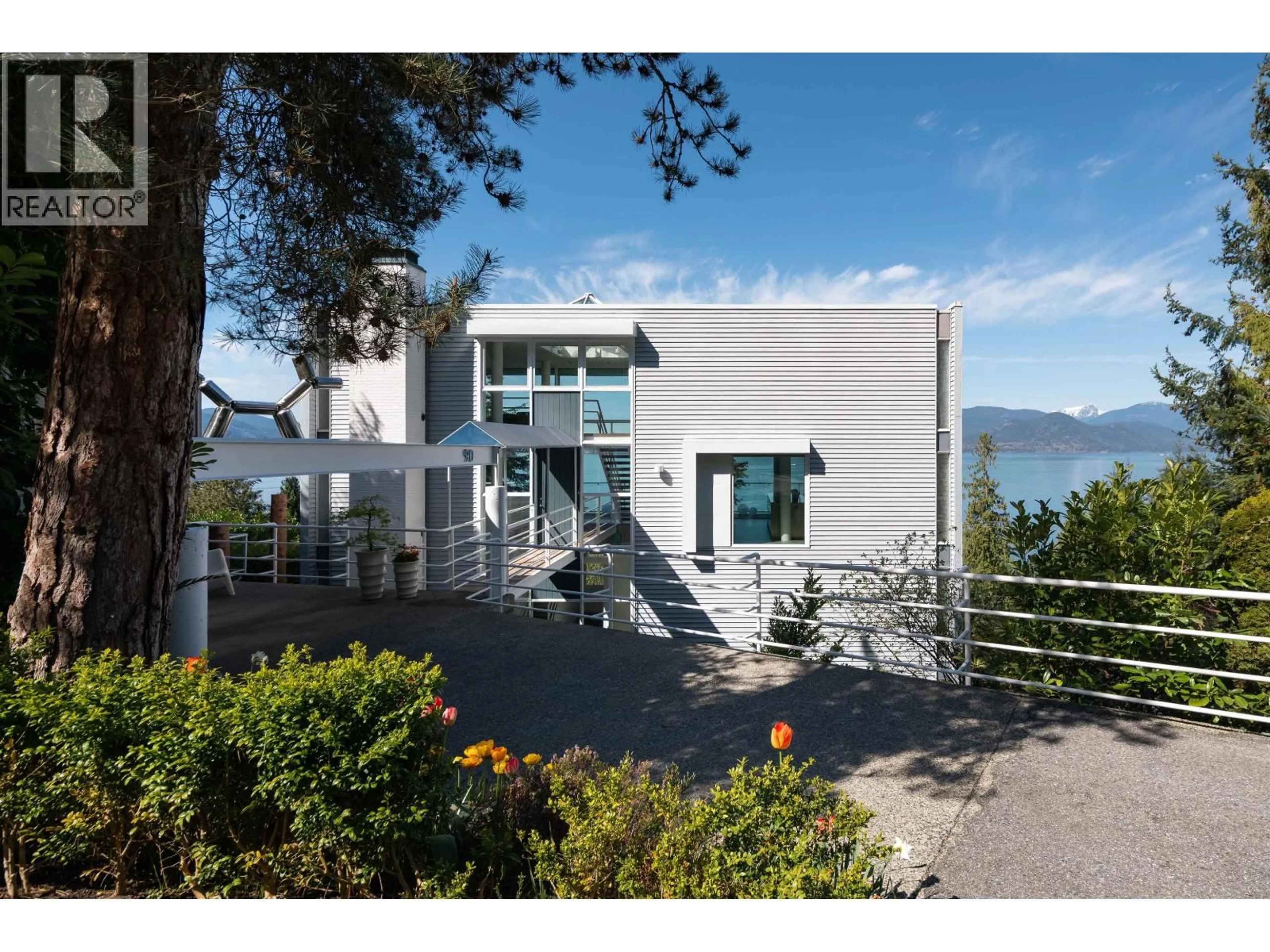Home with vinyl exterior material, water/lake/river/ocean view for 90 ISLEVIEW PLACE, West Vancouver British Columbia V0N2E0