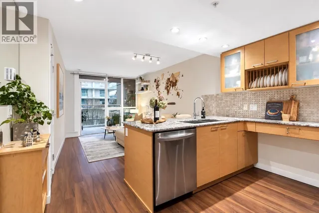 413 - 135 17 STREET, North Vancouver 3