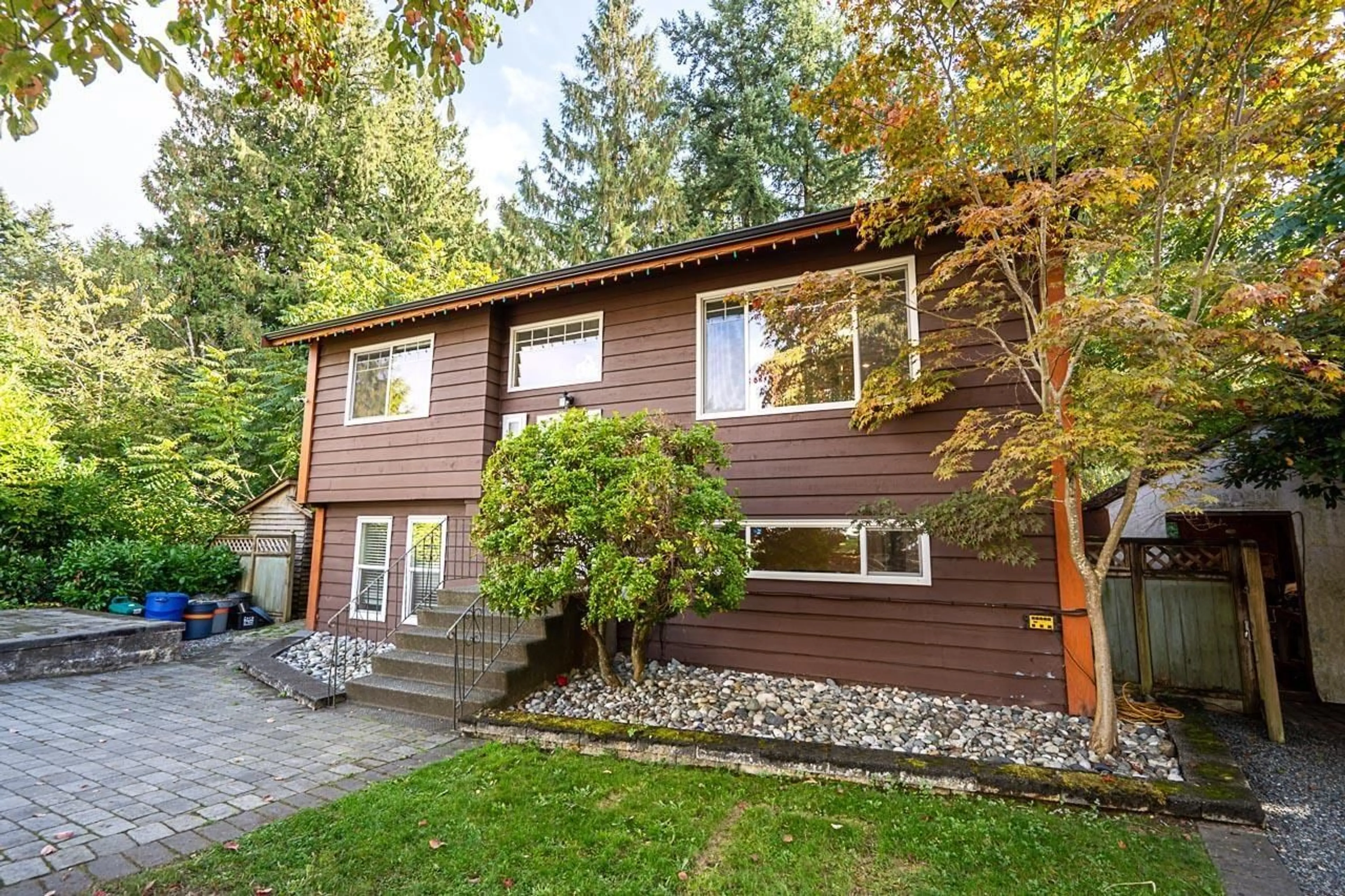 Home with vinyl exterior material, street for 32646 ANTELOPE AVENUE, Mission British Columbia V2V5J3