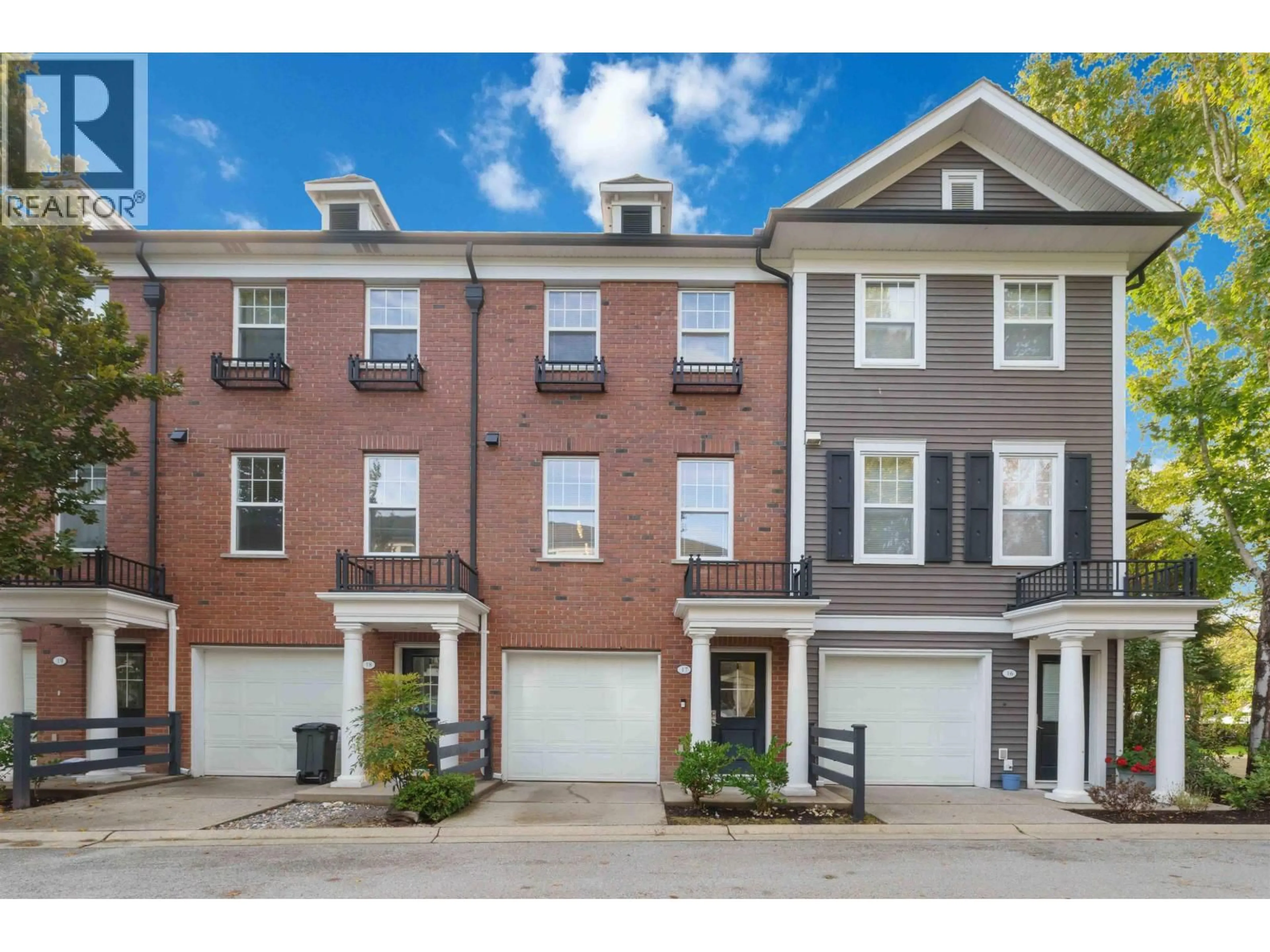 Home with brick exterior material, street for 17 - 19572 FRASER WAY, Pitt Meadows British Columbia V3Y0A9