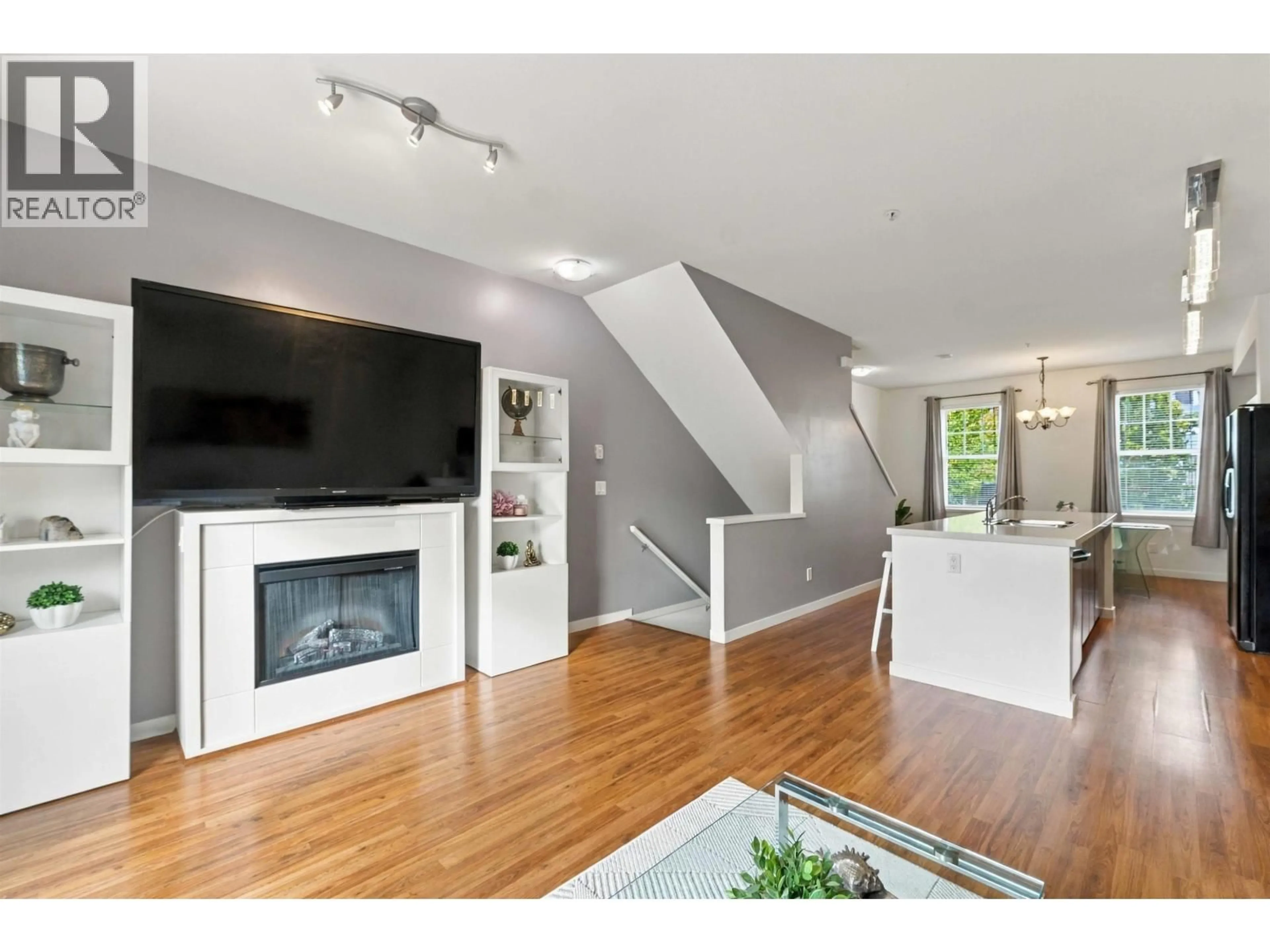 Unknown for 17 - 19572 FRASER WAY, Pitt Meadows British Columbia V3Y0A9
