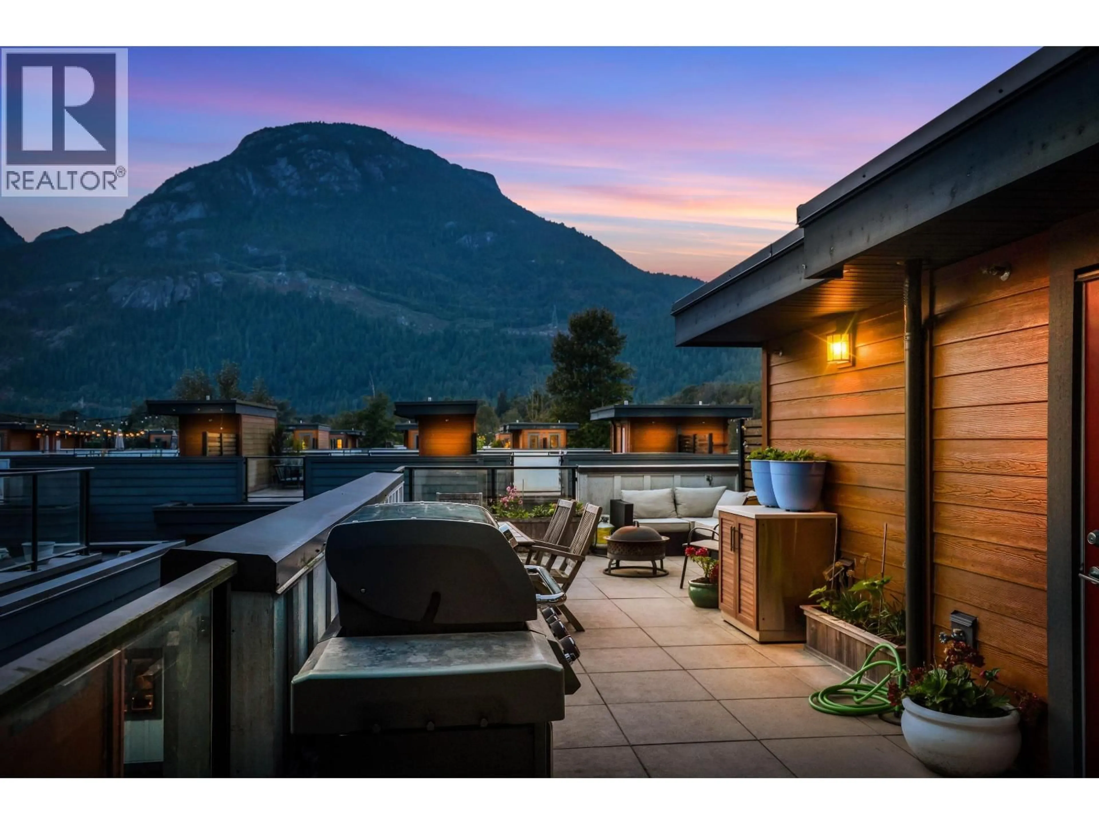 Patio, mountain view for 64 - 39769 GOVERNMENT ROAD, Squamish British Columbia V8B0Z1