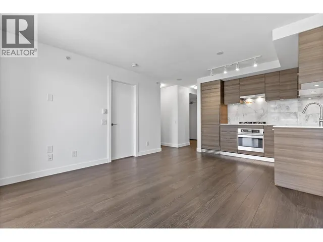 2501 - 602 COMO LAKE AVENUE, Coquitlam 2