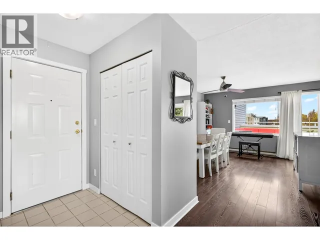 19 - 5661 LADNER TRUNK ROAD, Delta 4