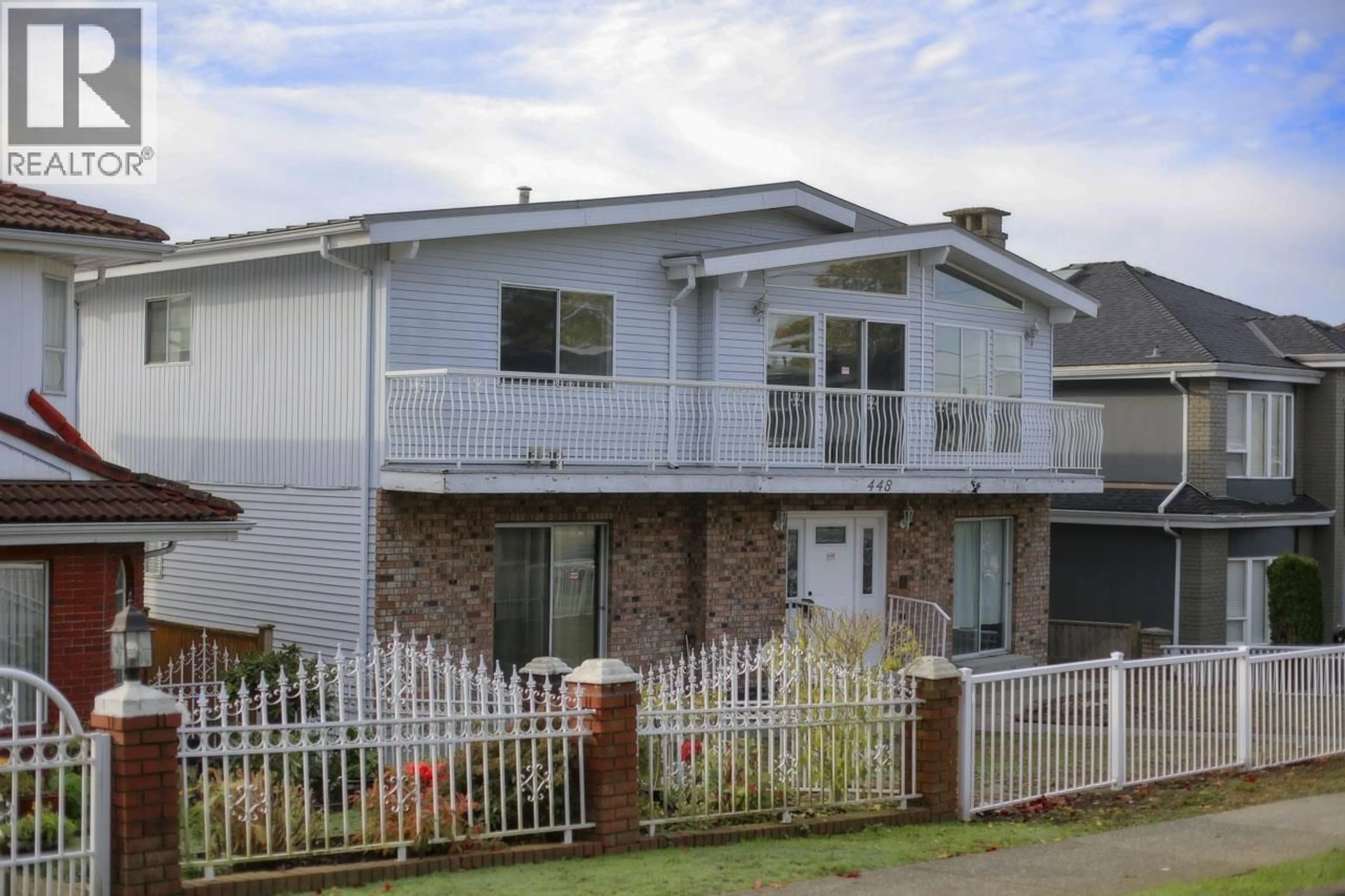 Home with vinyl exterior material, street for 448 59TH AVENUE, Vancouver British Columbia V5X1Y1