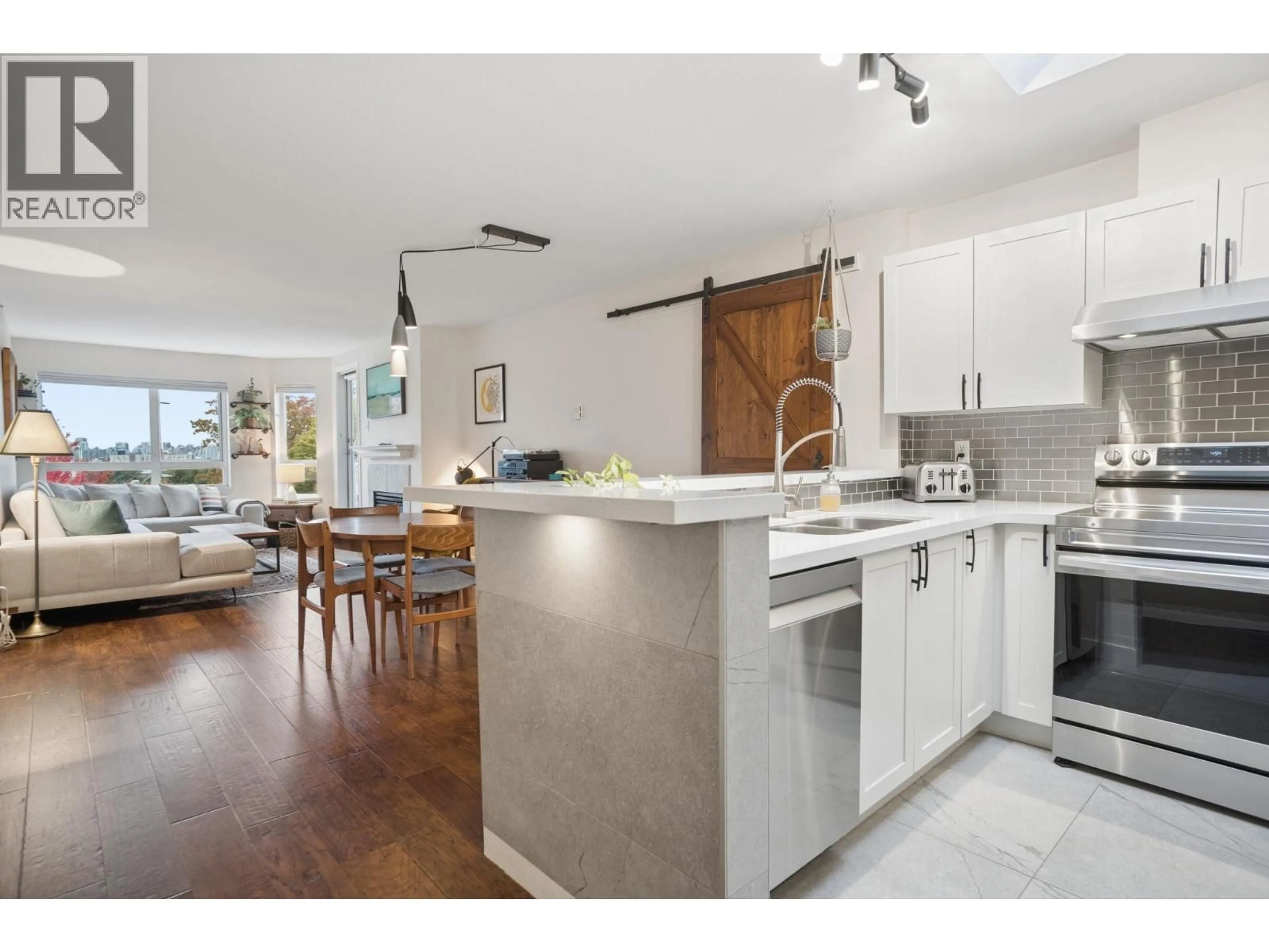 Open concept kitchen, unknown for 305 - 1707 CHARLES STREET, Vancouver British Columbia V5L2T6