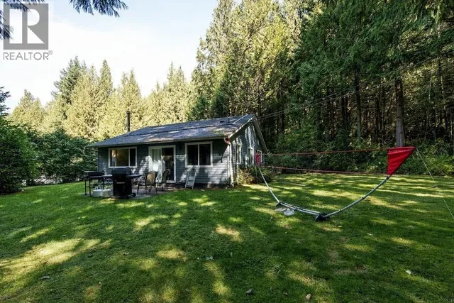 2442 GRANT ROAD, Roberts Creek 3