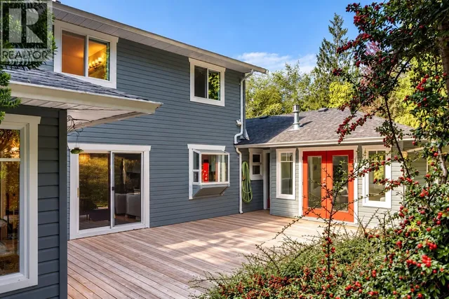 2442 GRANT ROAD, Roberts Creek 4