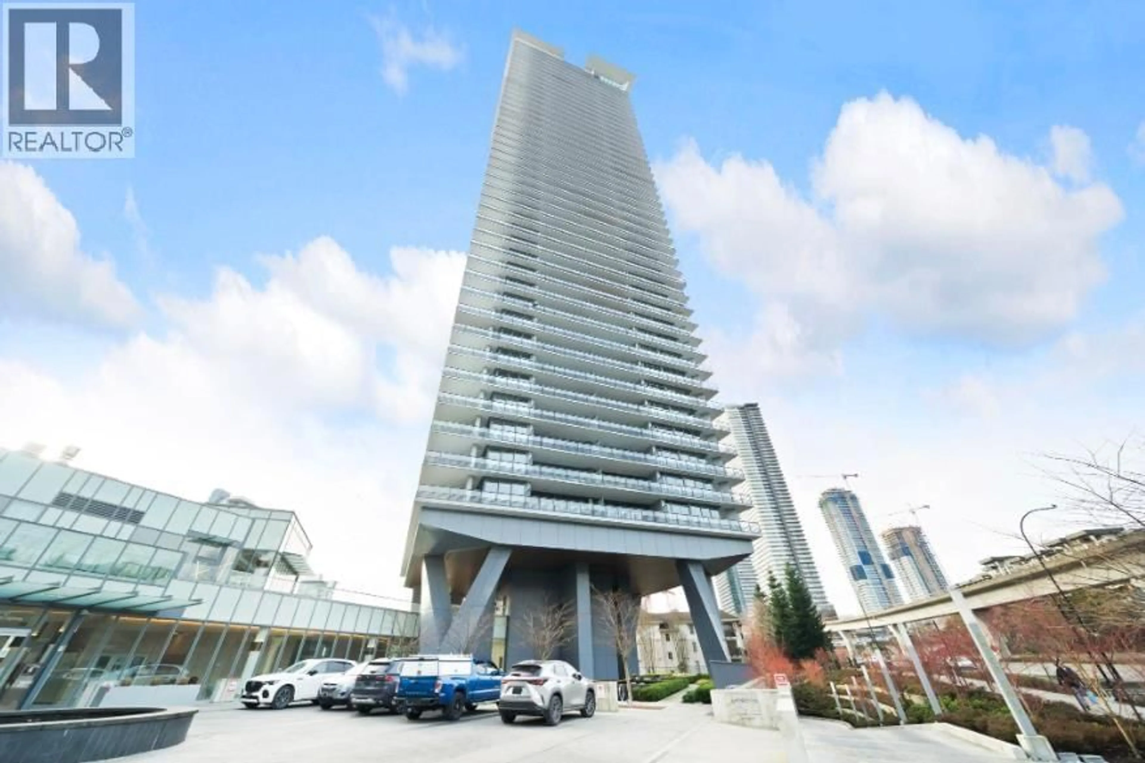 Indoor foyer for 605 - 4730 LOUGHEED HIGHWAY, Burnaby British Columbia V5C0M9