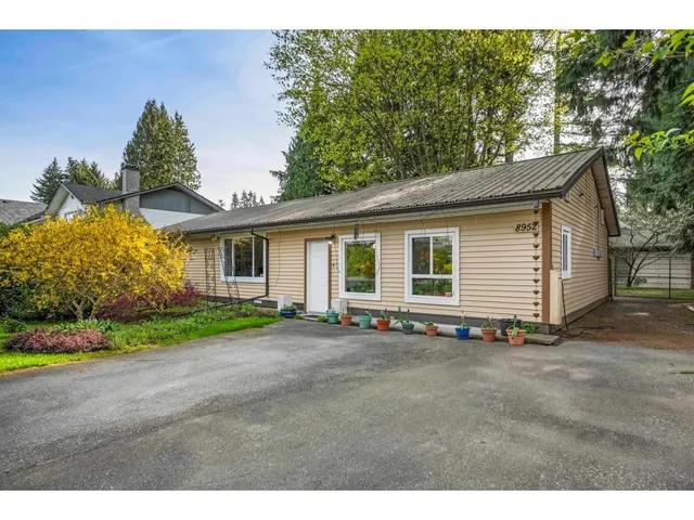 8952 WRIGHT STREET, Langley 3