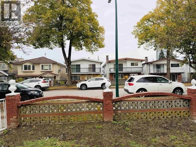 2258 34TH AVE E AVENUE, Vancouver 3