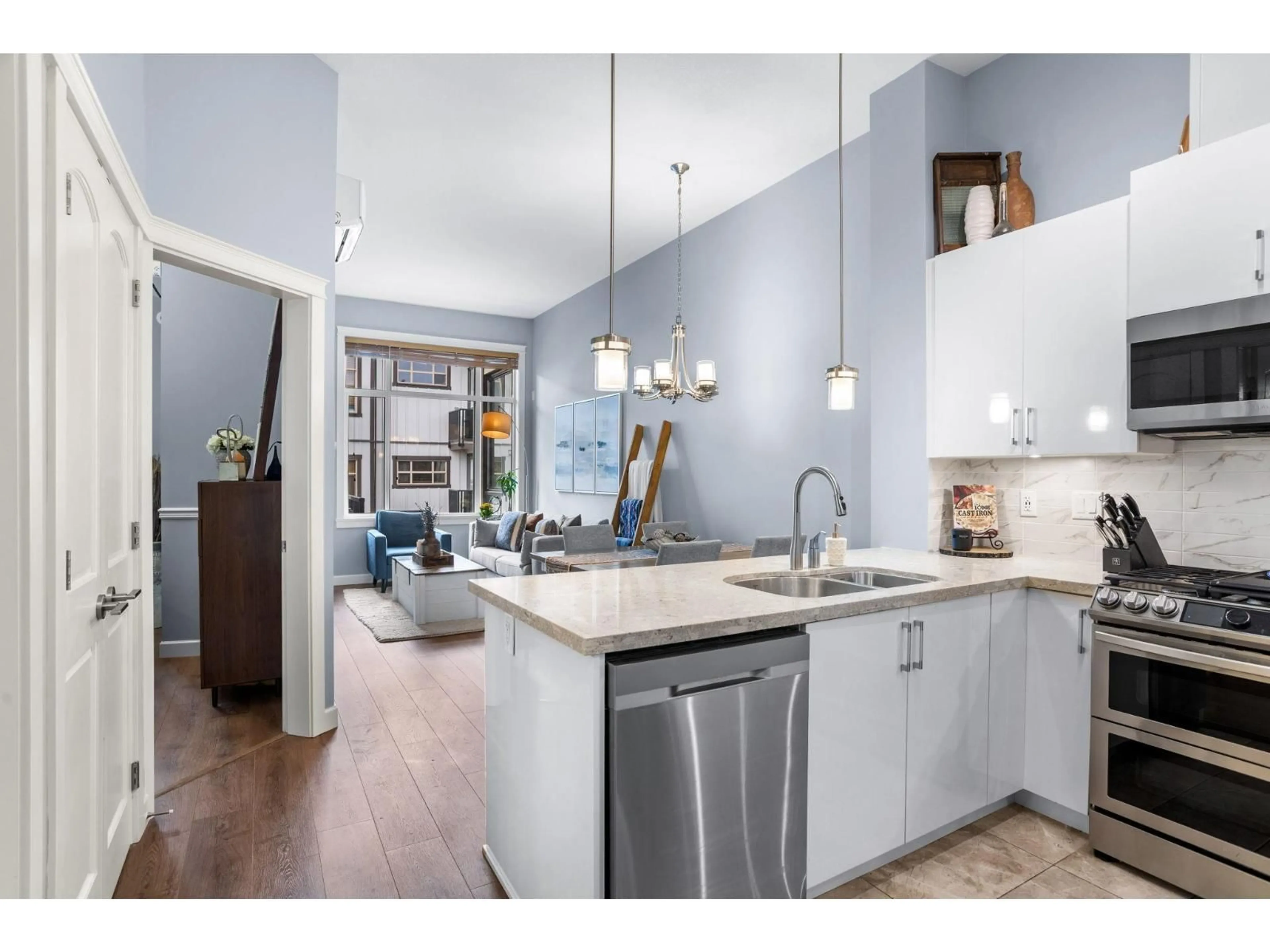 Open concept kitchen, unknown for 609 - 20328 86 AVENUE, Langley British Columbia V2Y2C2