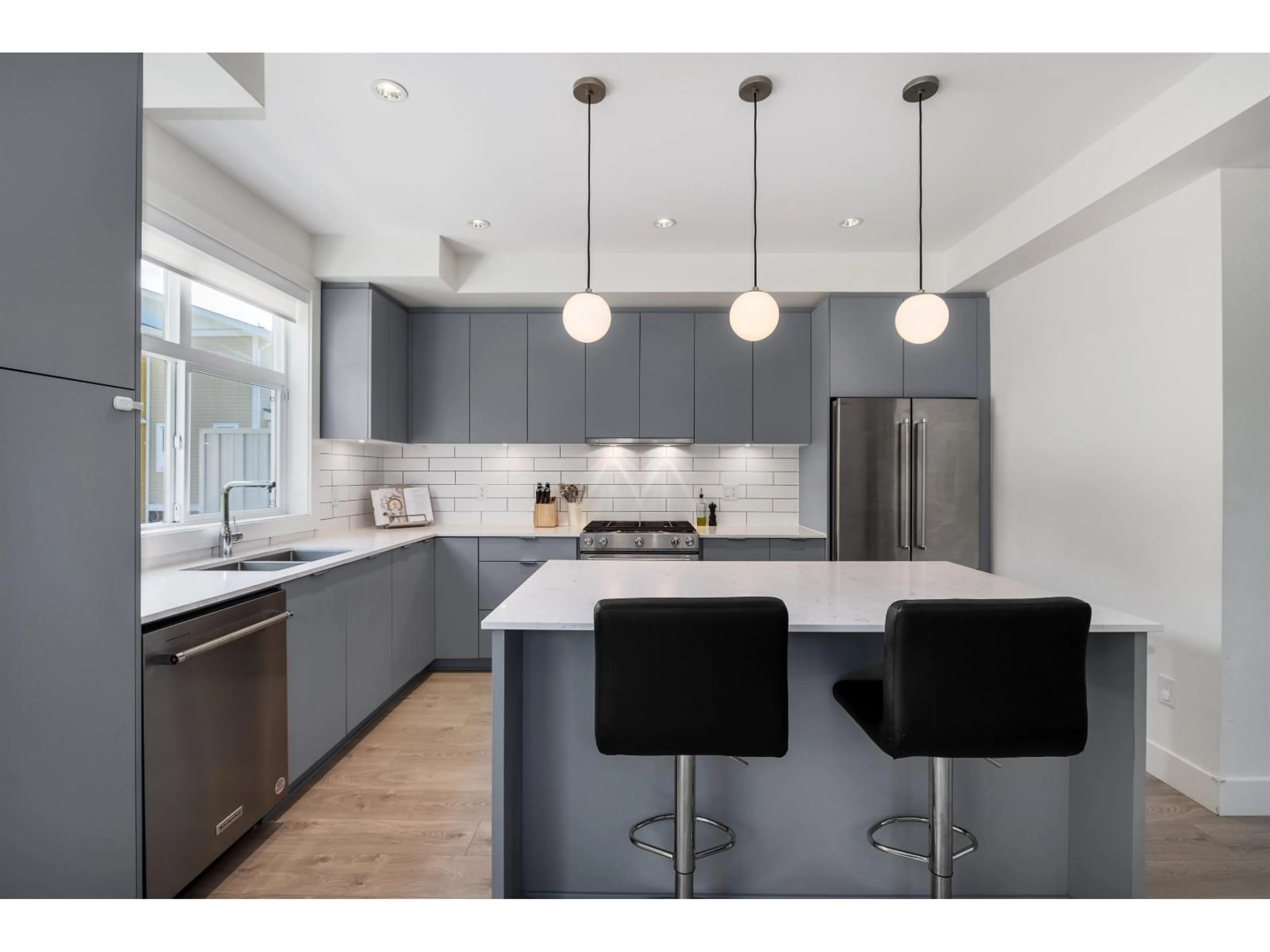Contemporary kitchen, unknown for 28 - 16561 17A AVENUE, Surrey British Columbia V3Z1J3