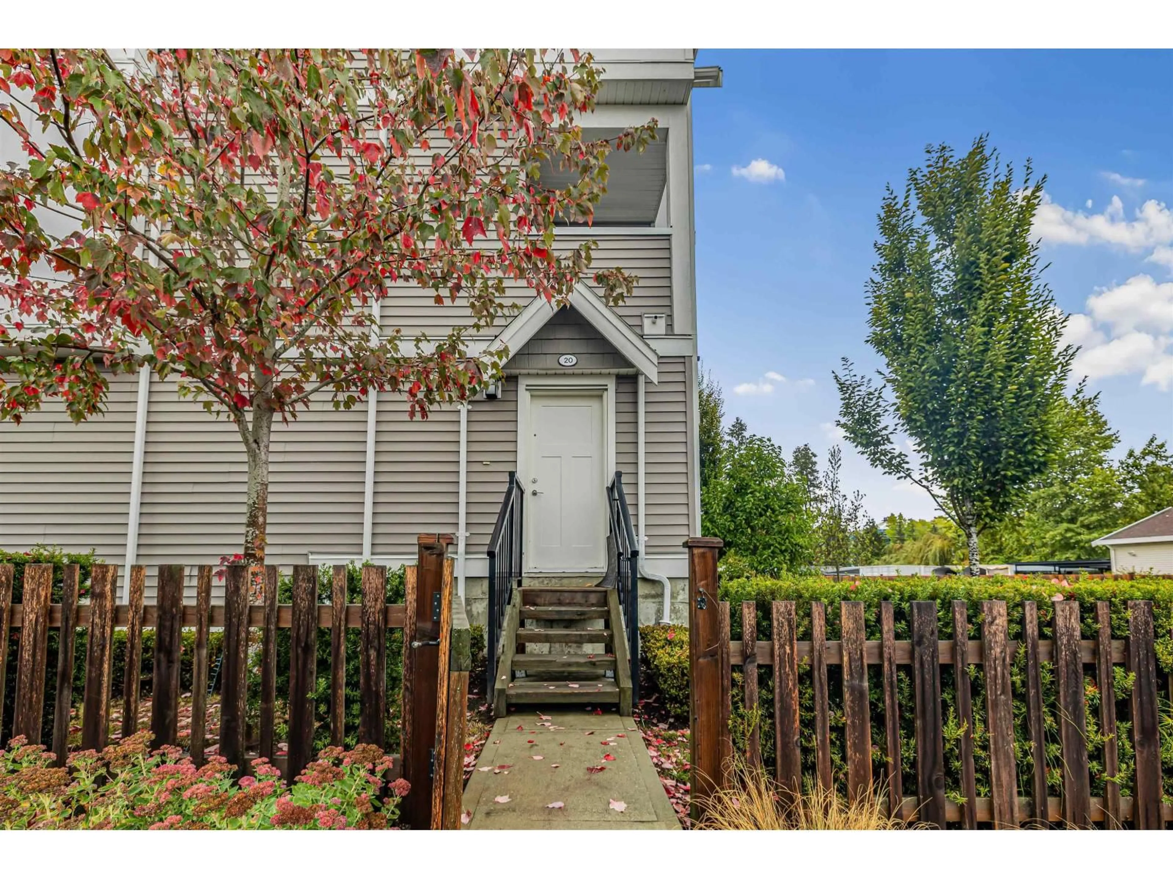 Unknown for 20 - 8033 166B STREET, Surrey British Columbia V4N6G7