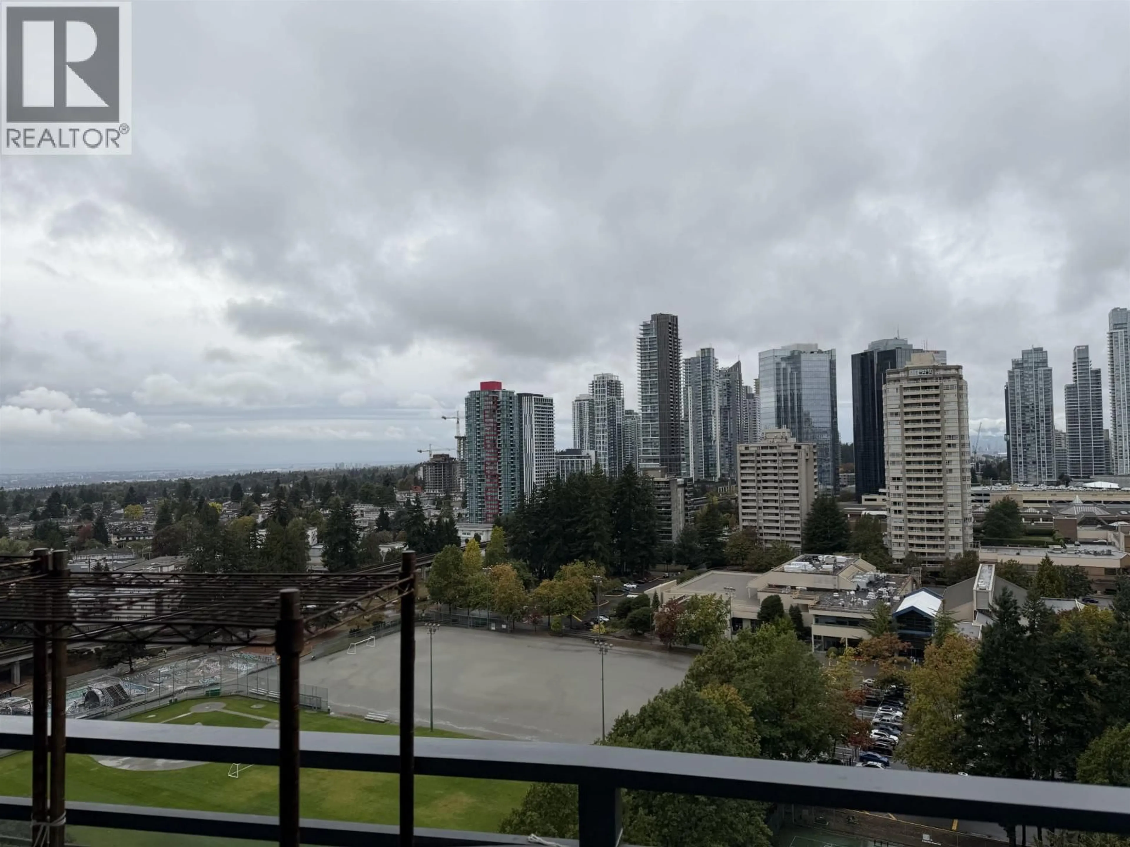 Blurry image for 2004 - 4900 LENNOX LANE, Burnaby British Columbia V5H0G9