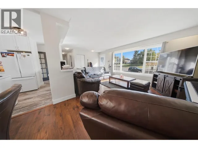10404 112 AVENUE, Fort St. John 4