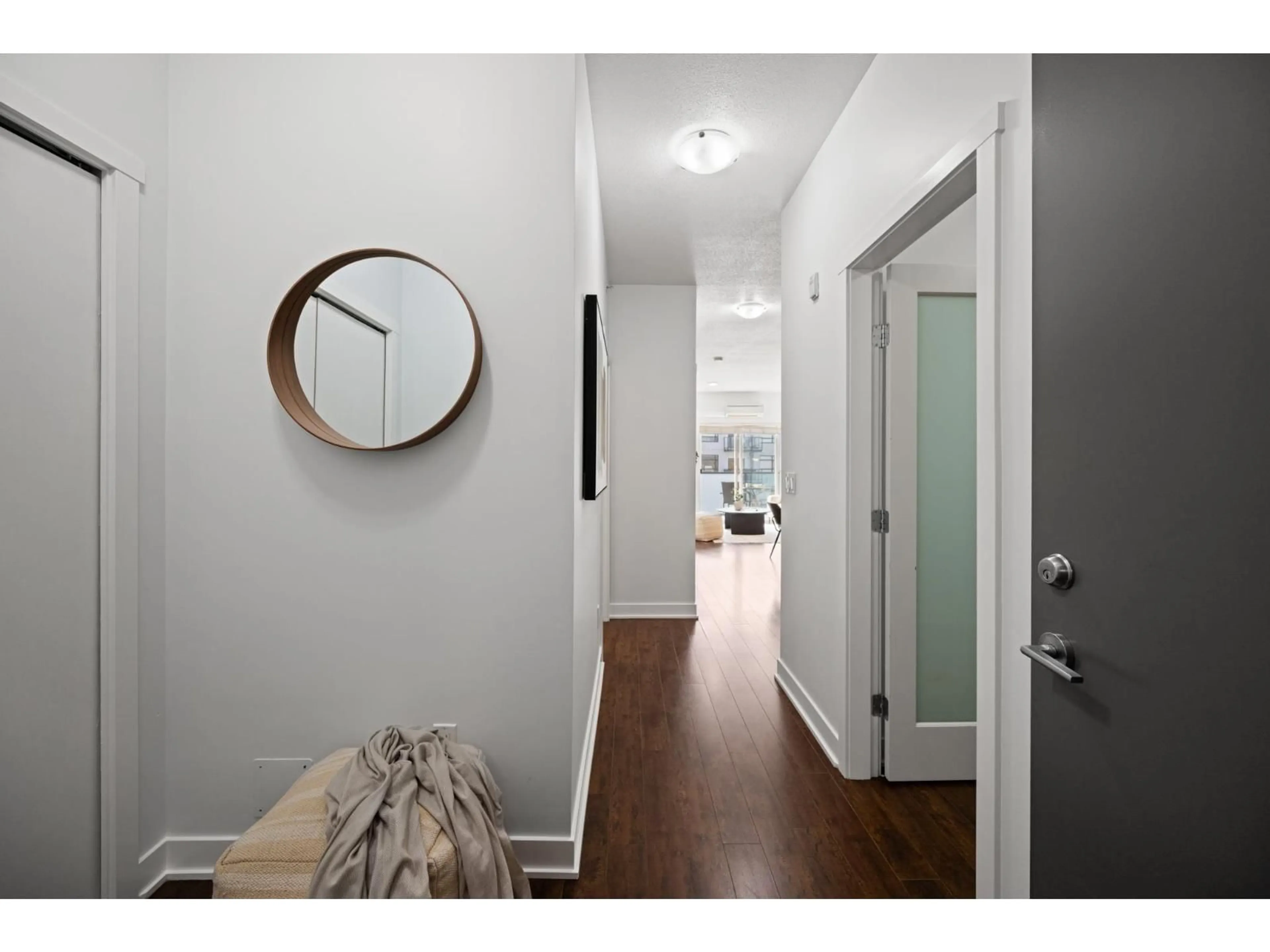 Indoor entryway for 416 - 20460 DOUGLAS CRESCENT, Langley British Columbia V3A0C6