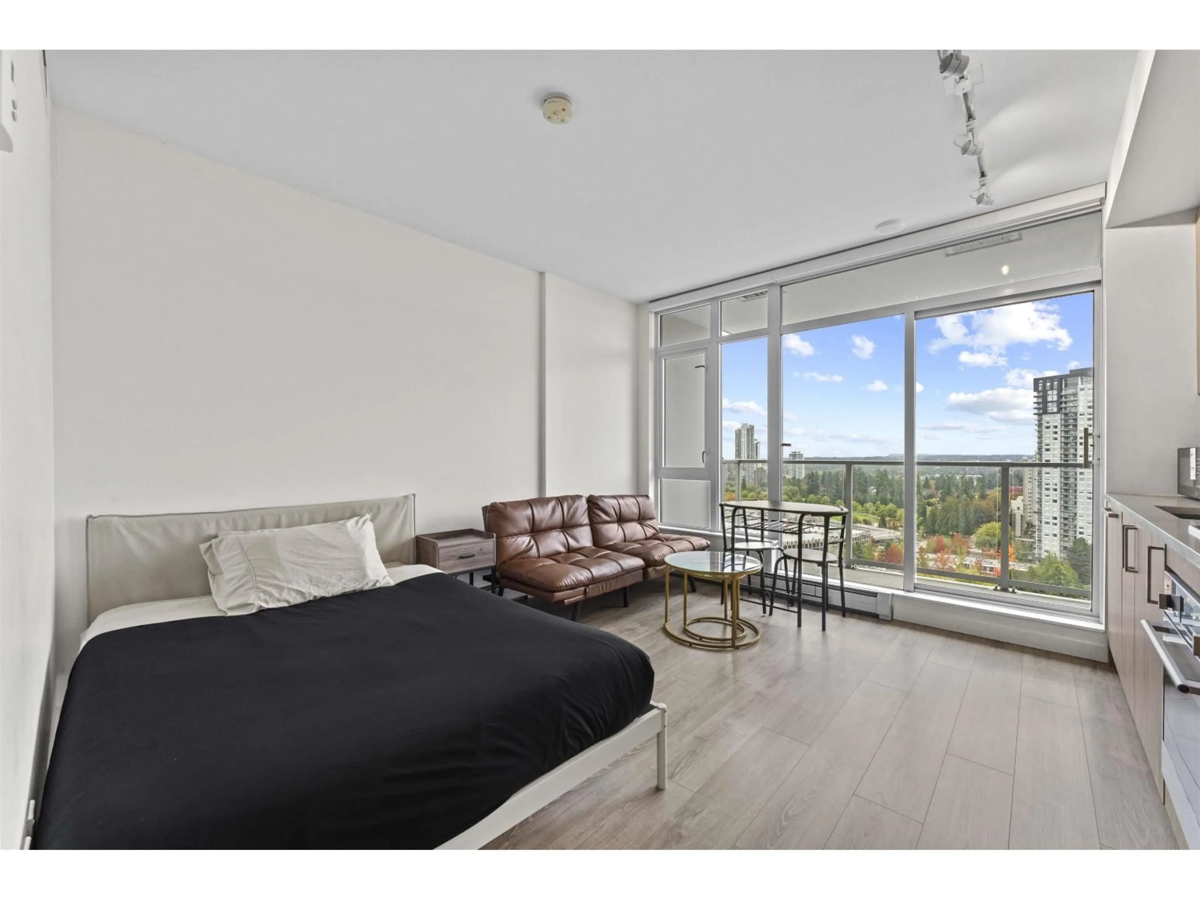 A pic of a room for 2109 - 13350 CENTRAL AVENUE, Surrey British Columbia V3T0S1