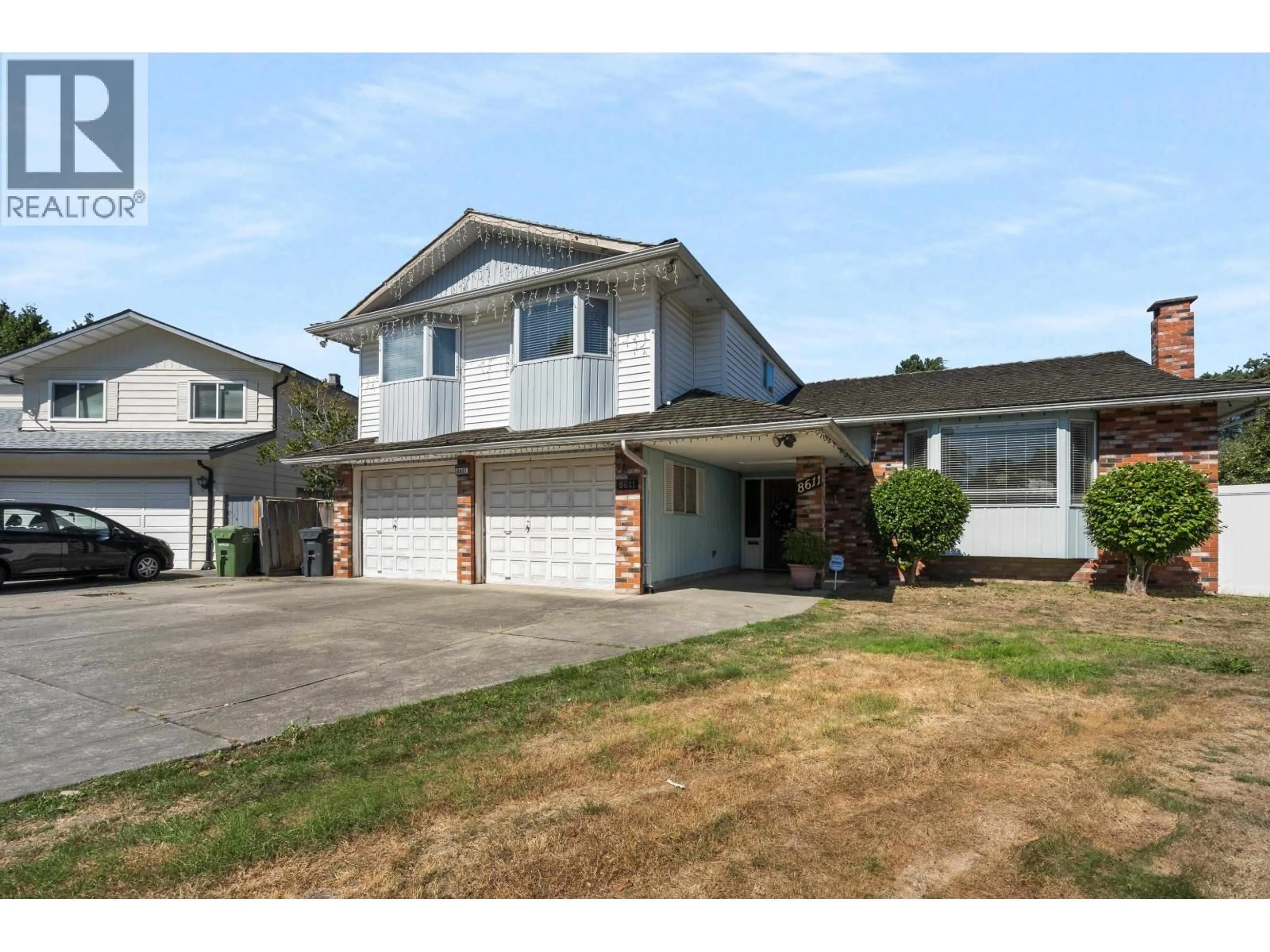 Home with vinyl exterior material, street for 8611 RIDEAU DRIVE, Richmond British Columbia V7A4M6