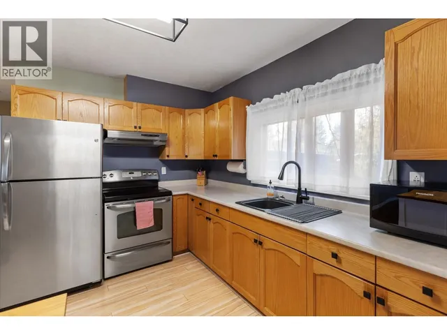 1904 OAK STREET, Prince George 3