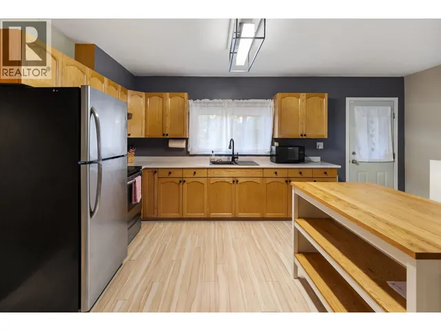 1904 OAK STREET, Prince George 4