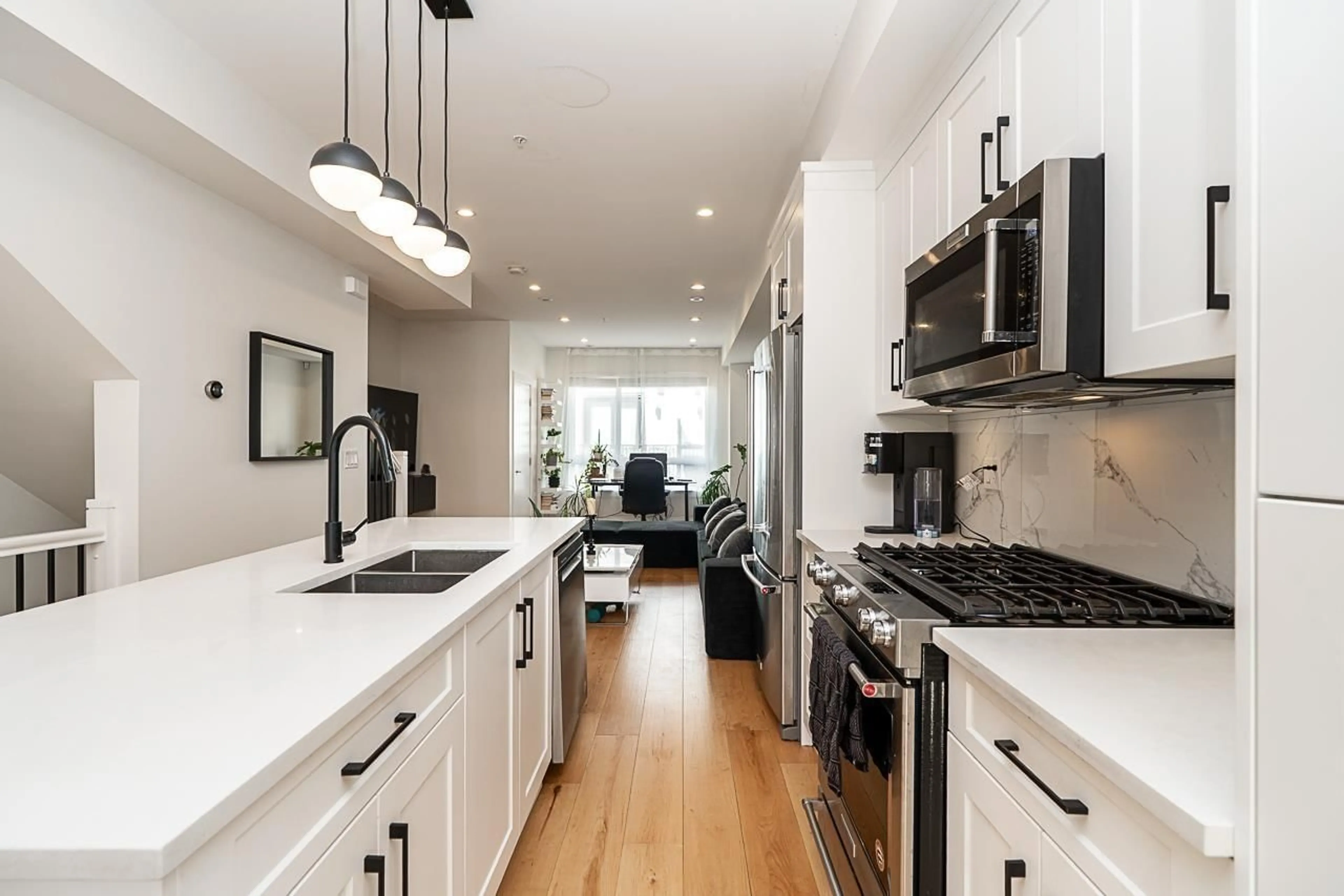 Open concept kitchen, unknown for 22 - 19624 56 AVENUE, Langley British Columbia V3A3X6