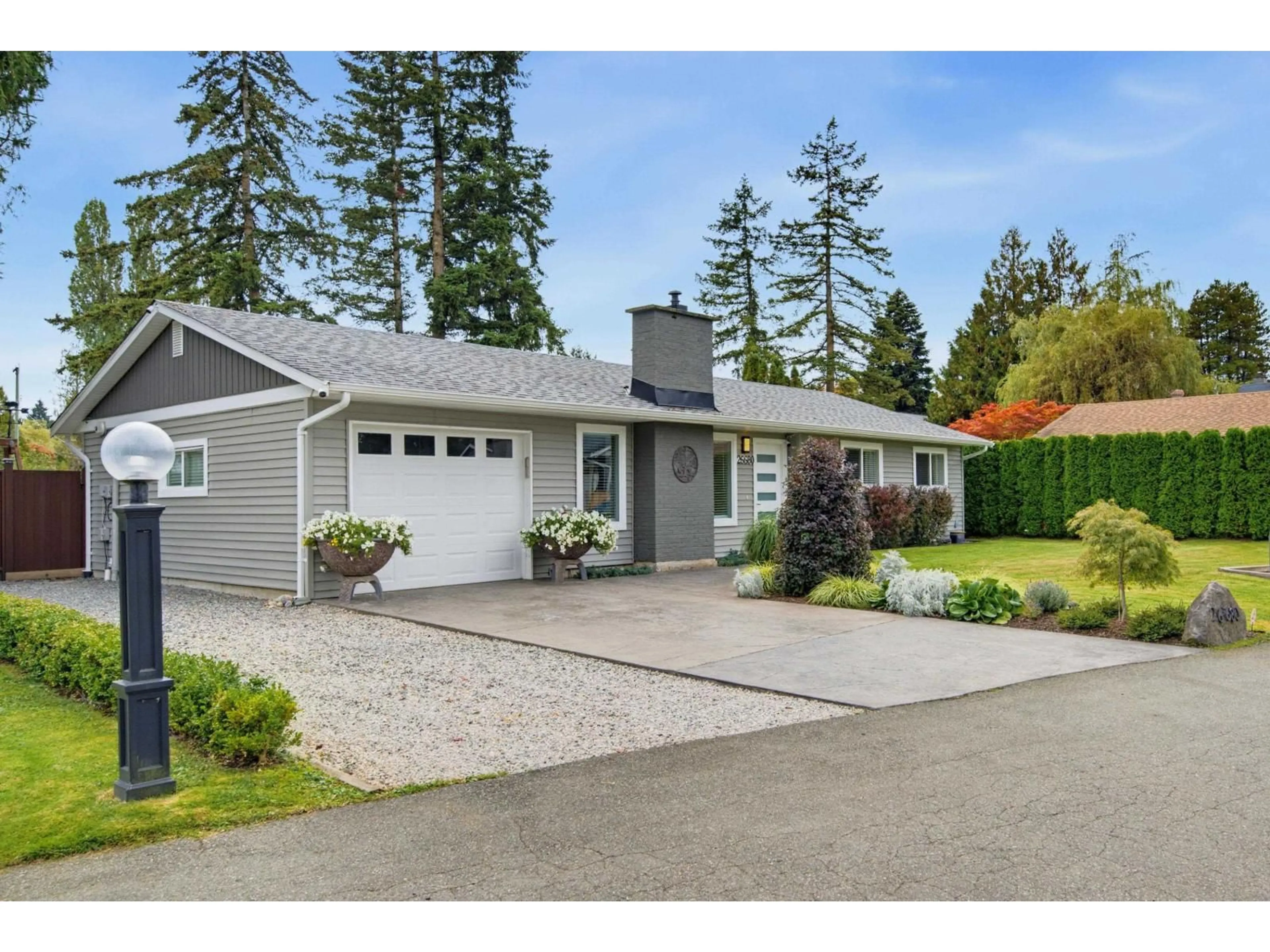 Home with vinyl exterior material, street for 26680 32 AVENUE, Langley British Columbia V4W3N8