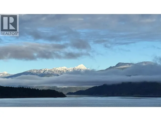 6560 GALE AVENUE, Sechelt 4