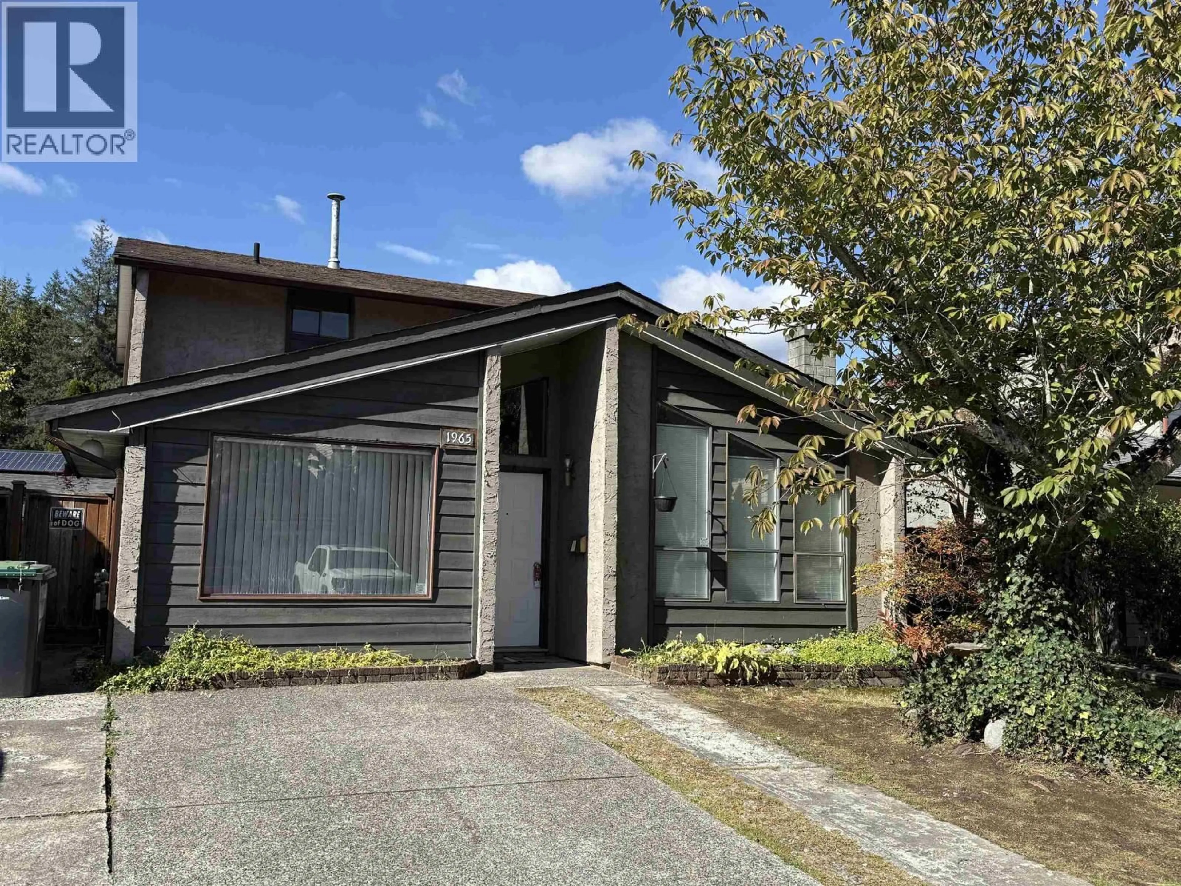 Unknown for 1965 FLYNN CRESCENT, Coquitlam British Columbia V3E1W6