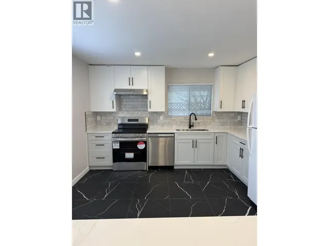 1965 FLYNN CRESCENT, Coquitlam 3