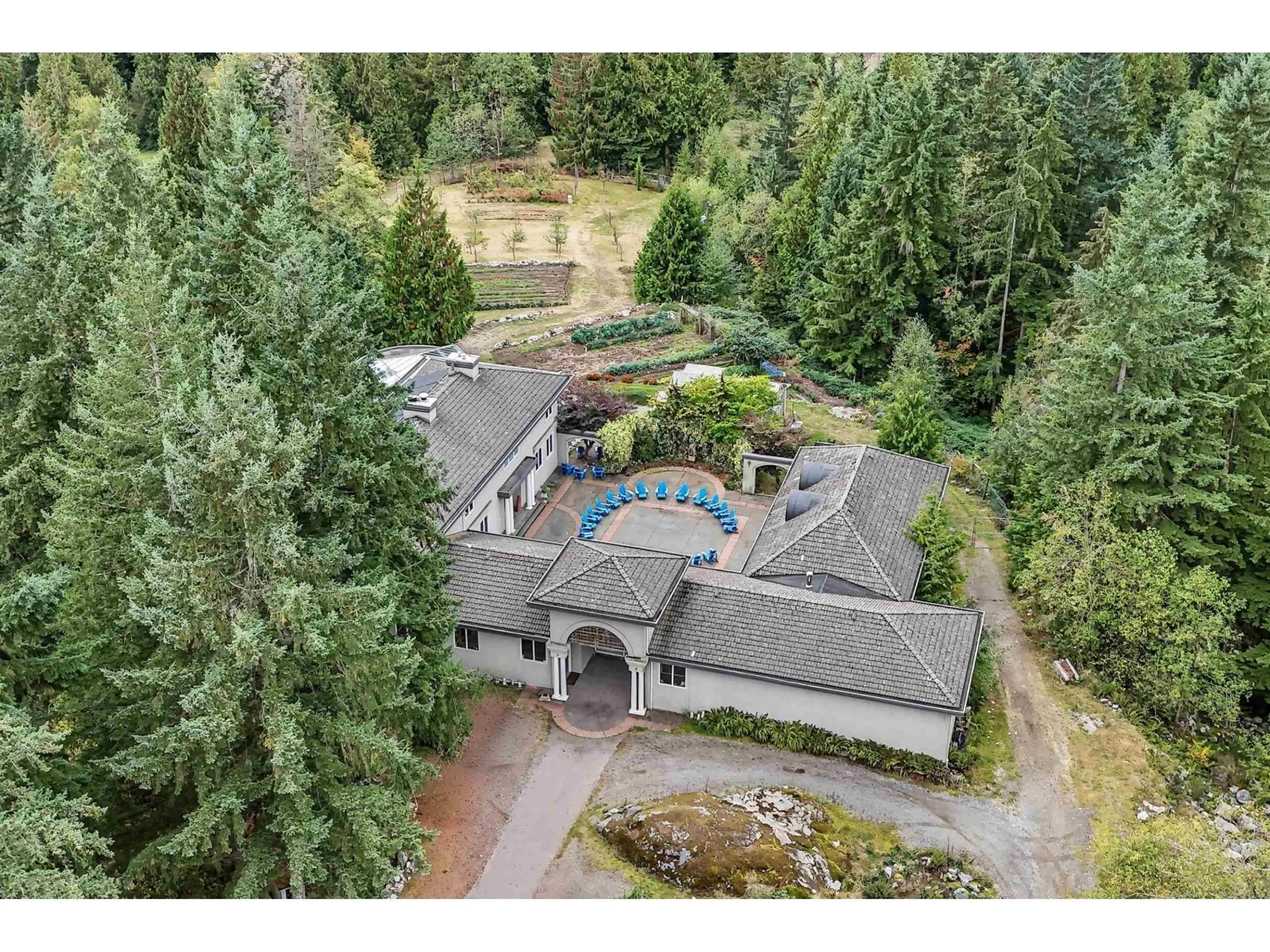A pic from outside/outdoor area/front of a property/back of a property/a pic from drone, mountain view for 31895 KEYSTONE AVENUE, Mission British Columbia V4S1G4