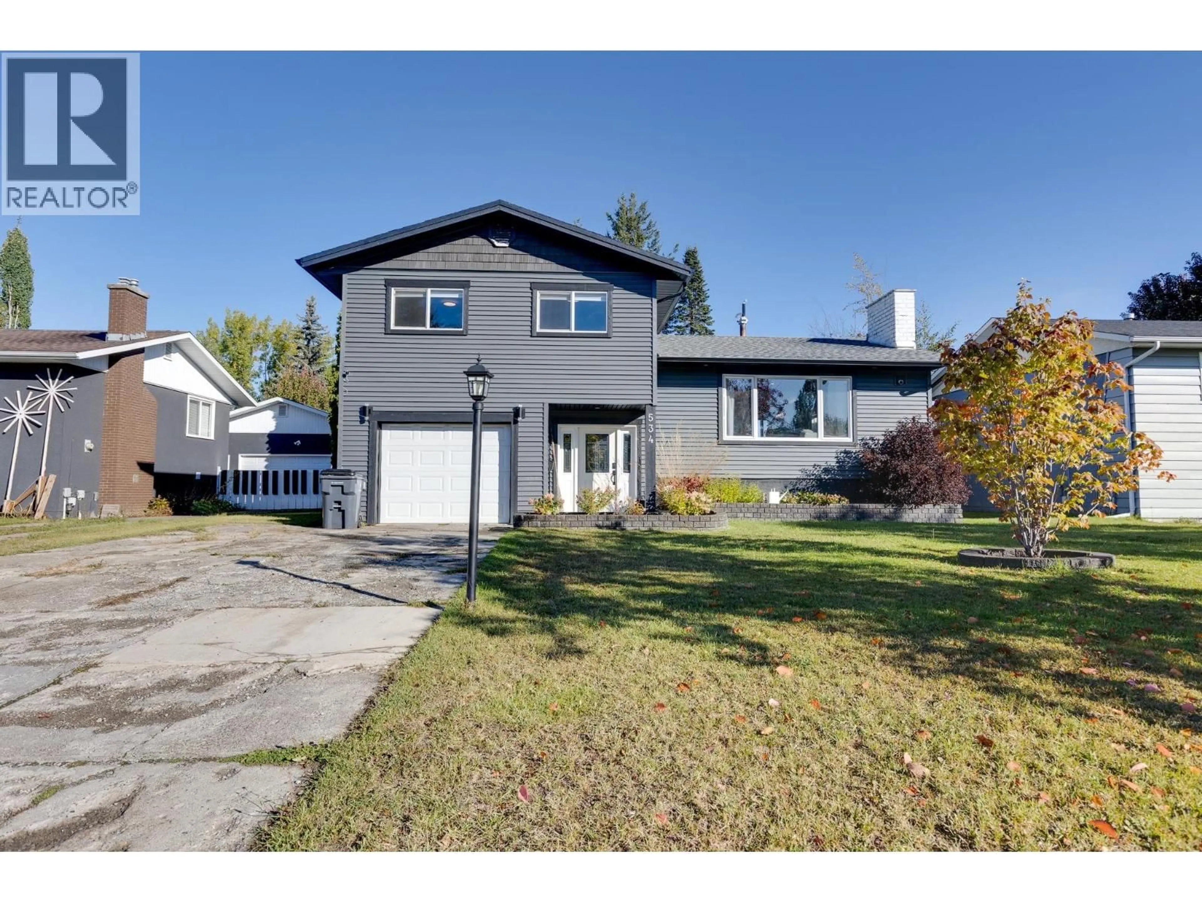 Home with vinyl exterior material, street for 534 RUNNALLS AVENUE, Prince George British Columbia V2N1Y9