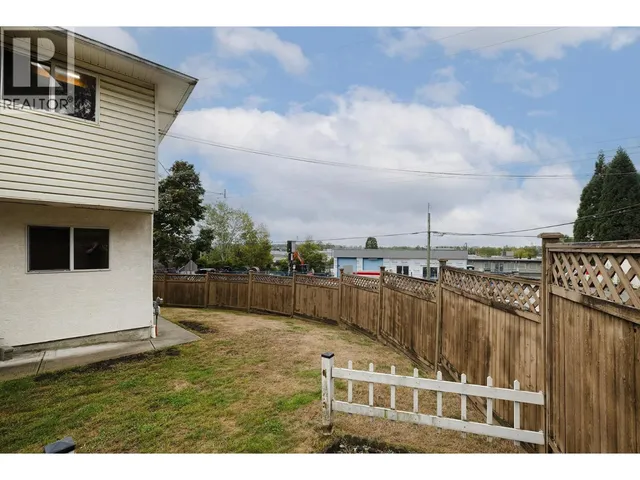 8724 GILLEY AVENUE, Burnaby 3