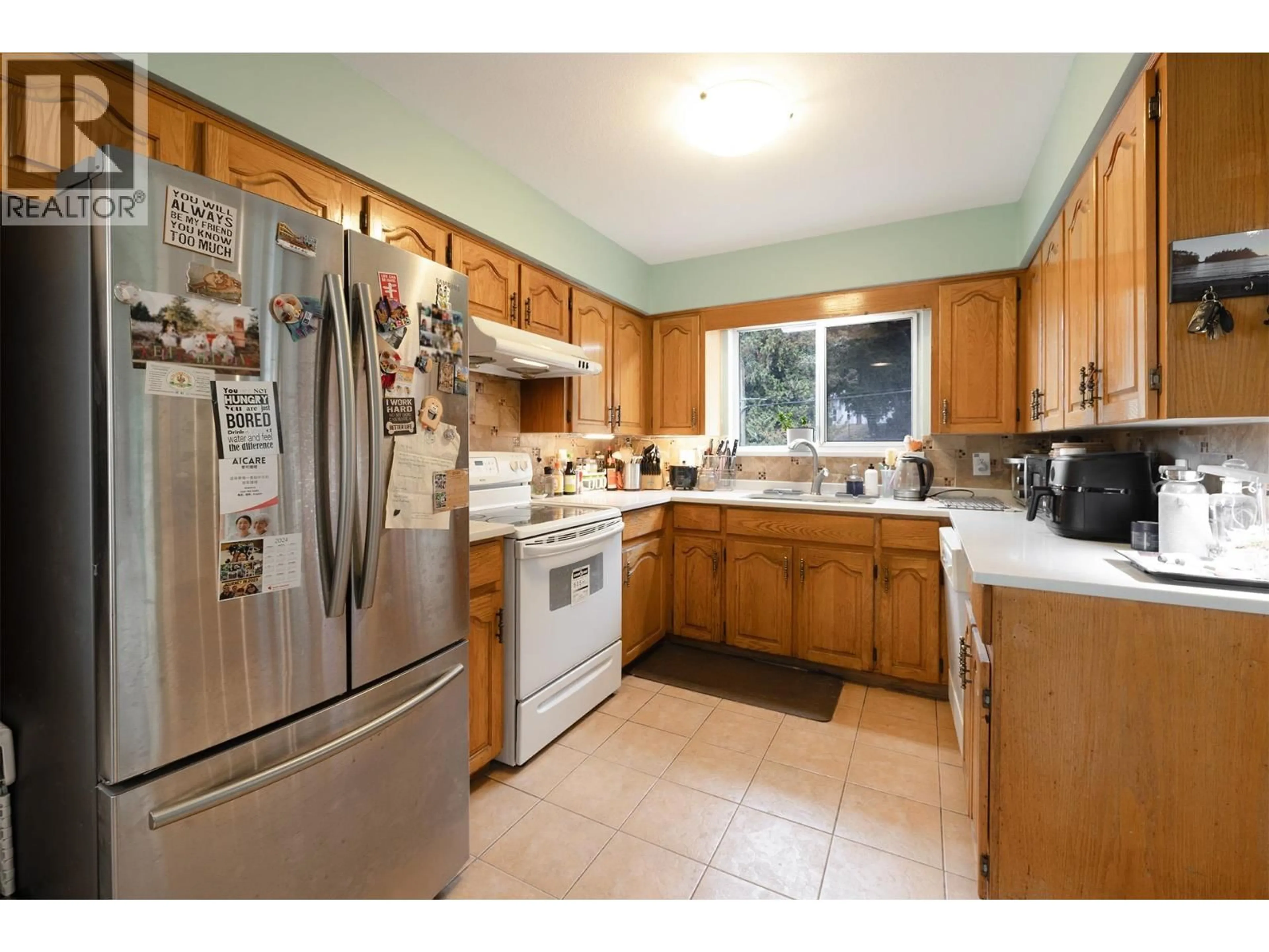Standard kitchen, unknown for 8724 GILLEY AVENUE, Burnaby British Columbia V5J4Y5