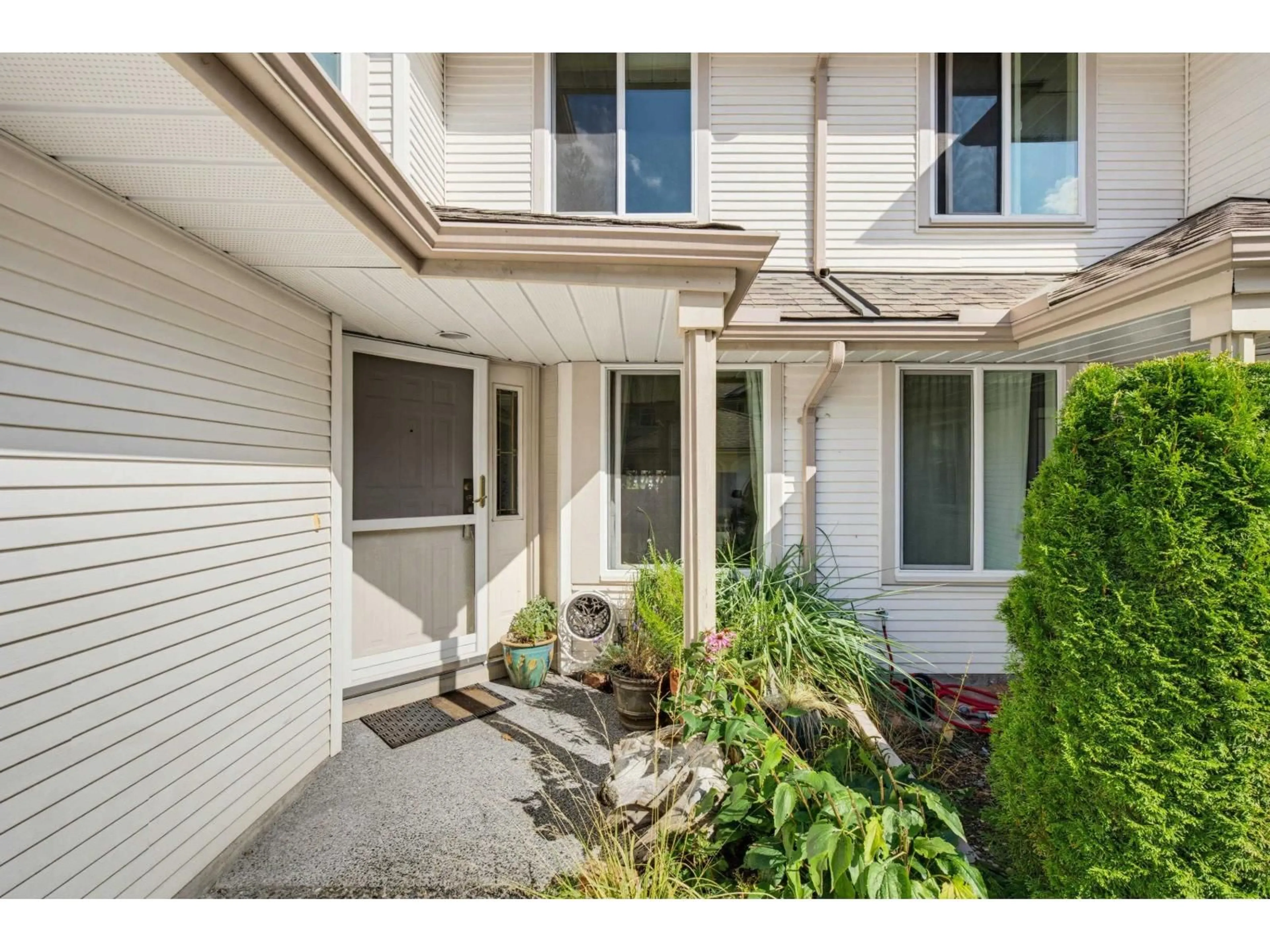 Indoor entryway for 60 - 9045 WALNUT GROVE DRIVE, Langley British Columbia V1M2E1