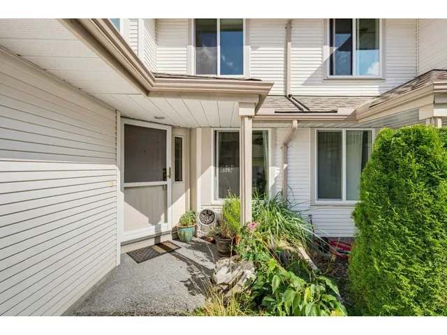 60 - 9045 WALNUT GROVE DRIVE, Langley 3