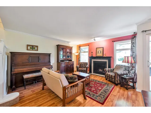 60 - 9045 WALNUT GROVE DRIVE, Langley 5