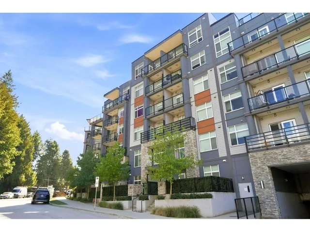 302 - 11077 RAVINE ROAD, Surrey 3