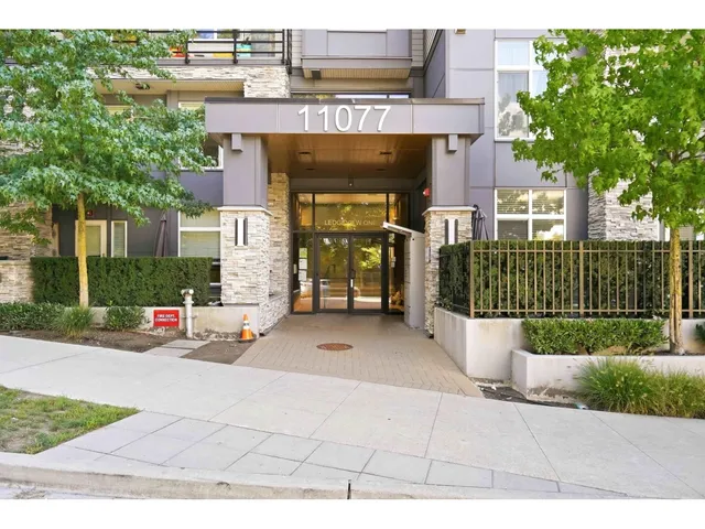 302 - 11077 RAVINE ROAD, Surrey 4