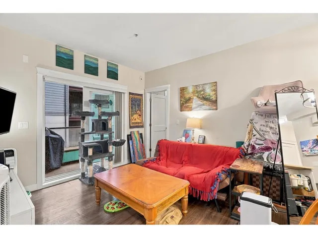 302 - 11077 RAVINE ROAD, Surrey 5