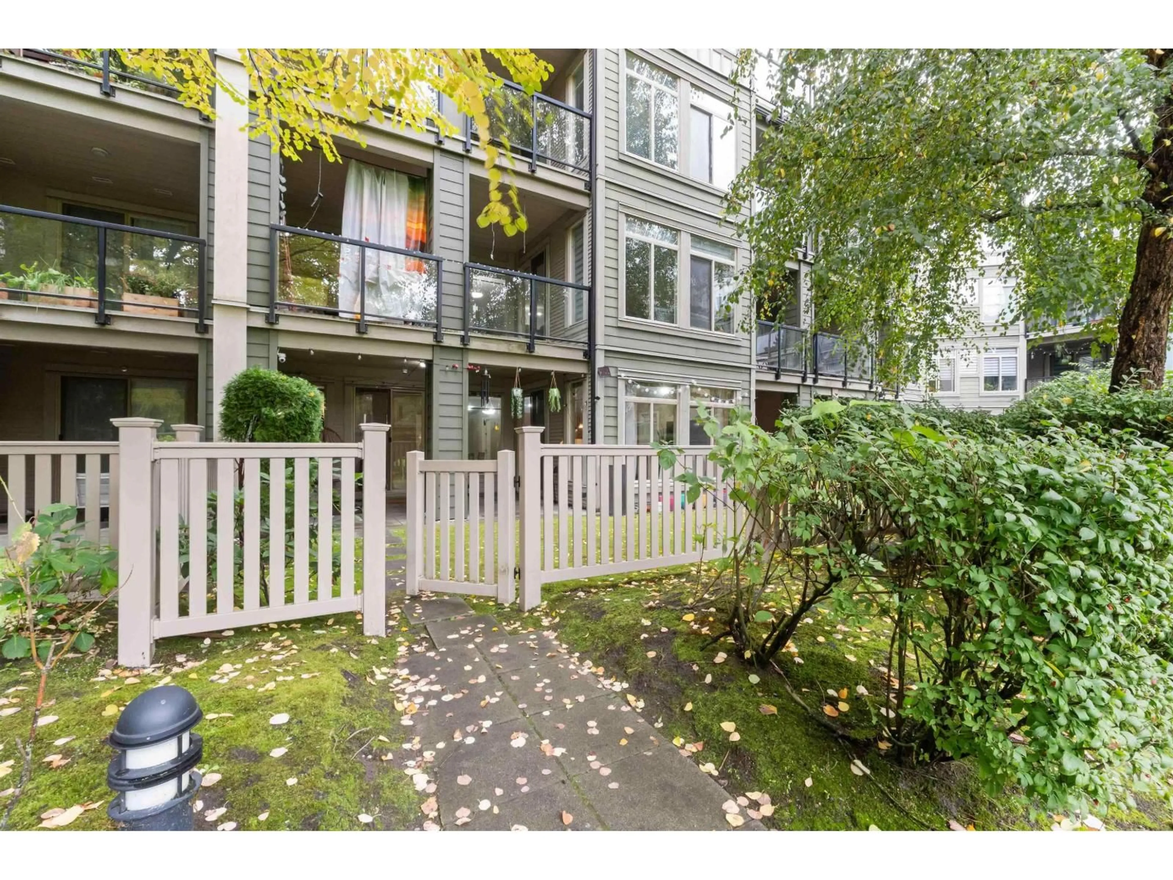 Patio, street for 101 - 10180 153 STREET, Surrey British Columbia V3R0B5
