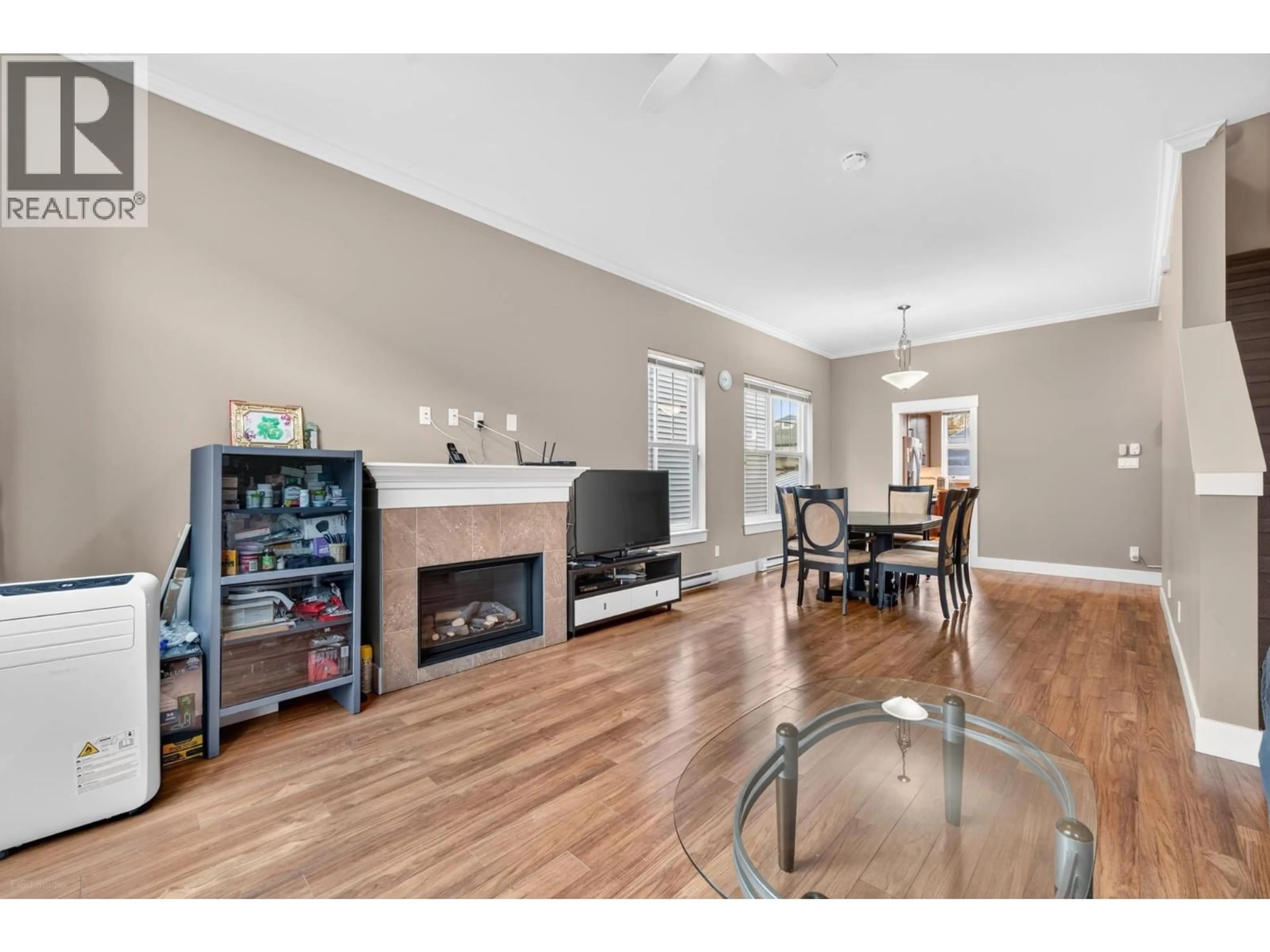 Living room with furniture, wood/laminate floor for 7 - 9651 ALBERTA ROAD, Richmond British Columbia V6Y1T7